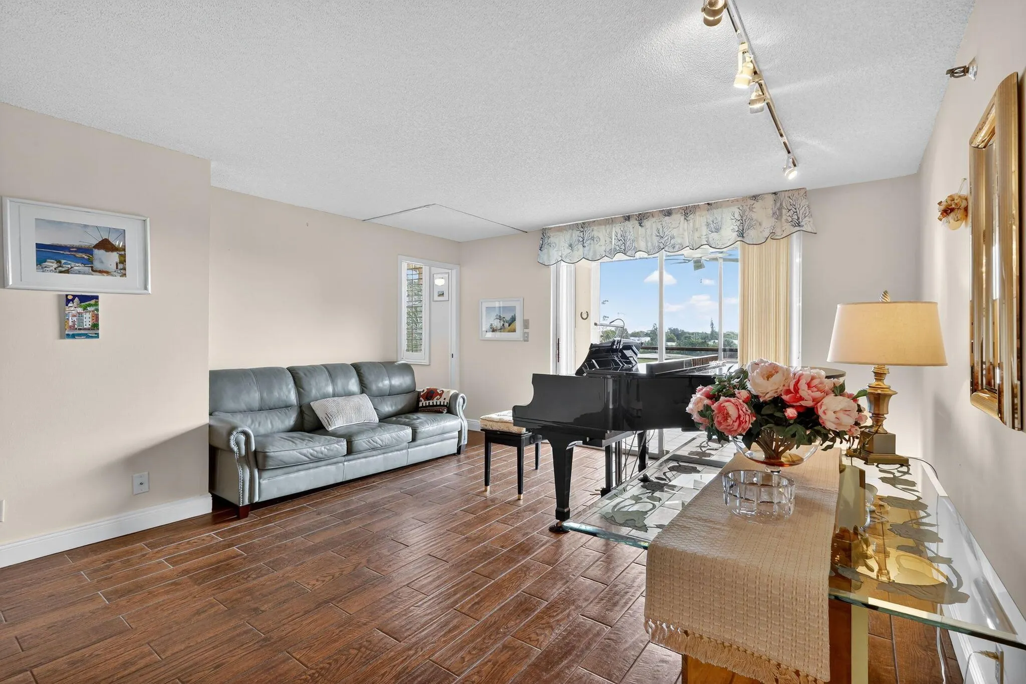 5340 NW 2nd Avenue, #421