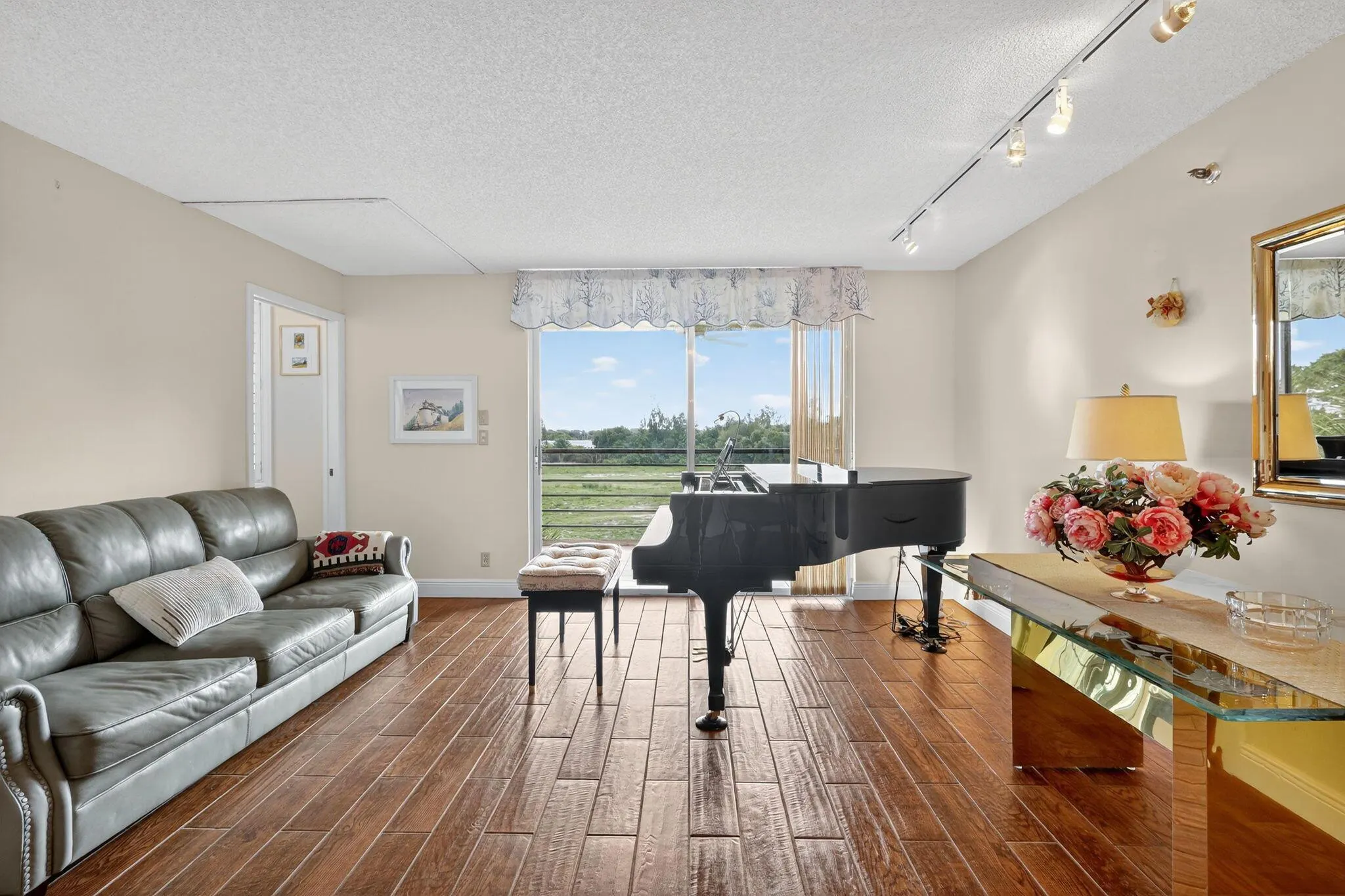 5340 NW 2nd Avenue, #421