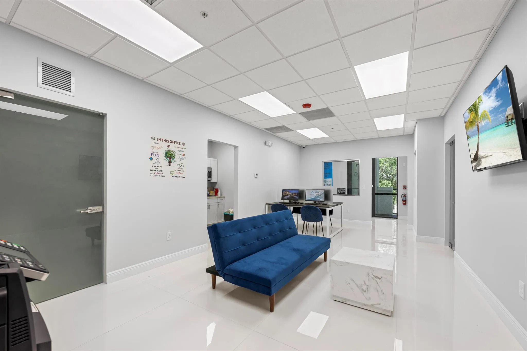 9200 Belvedere Road, #207