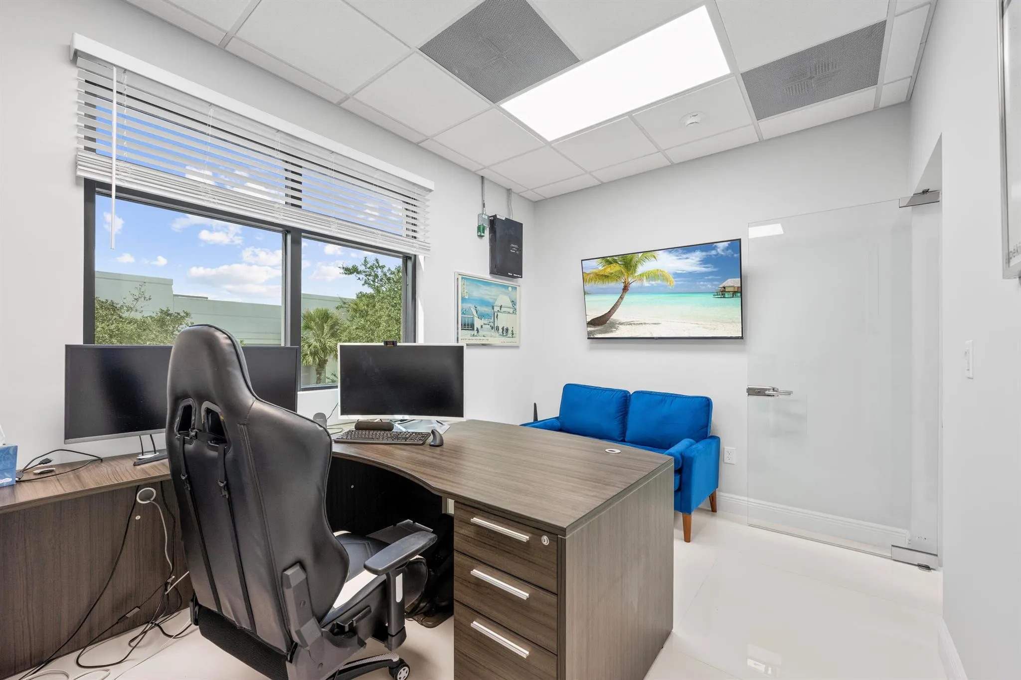 9200 Belvedere Road, #207