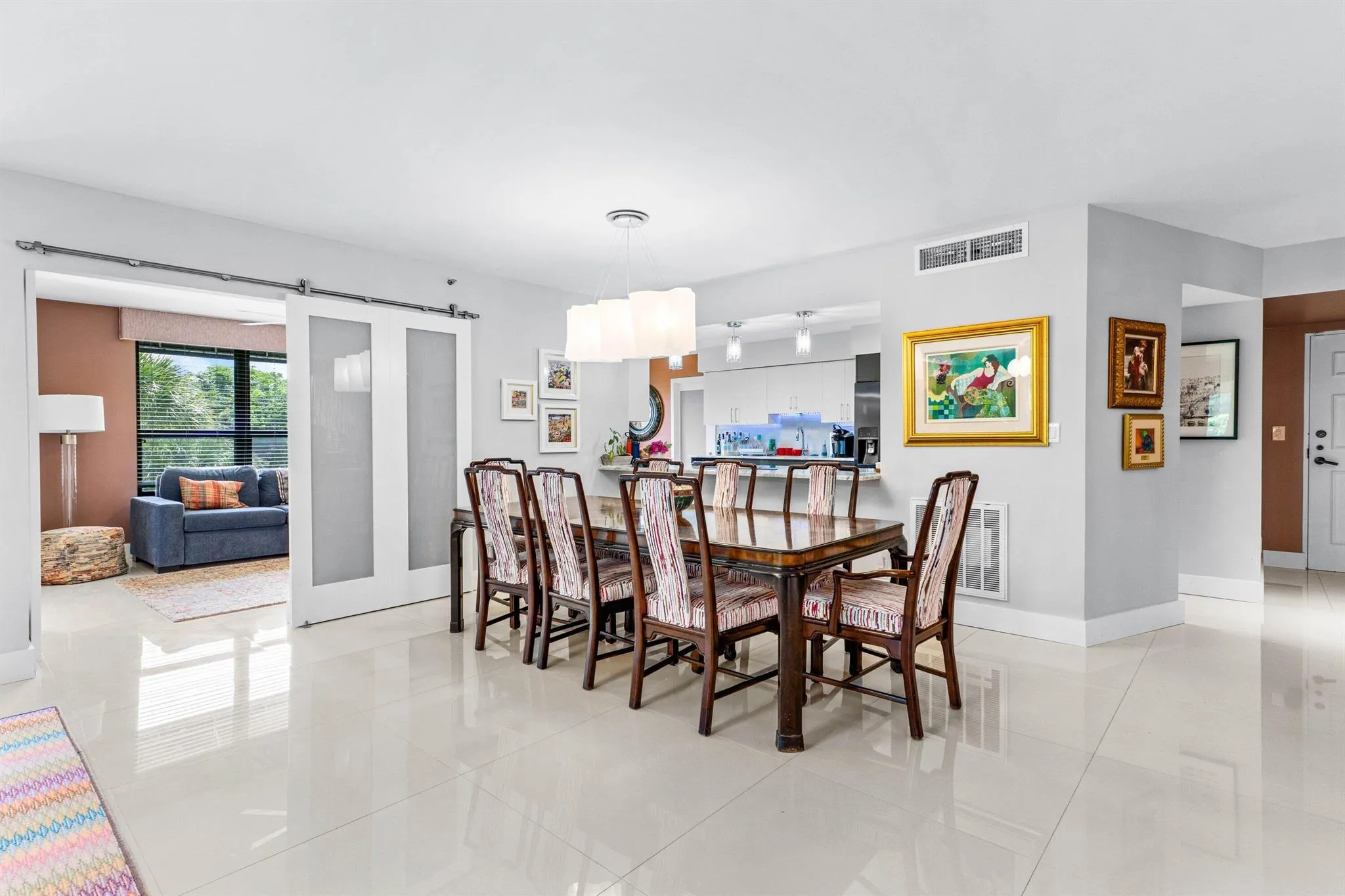 7572 Regency Lake Drive, #301