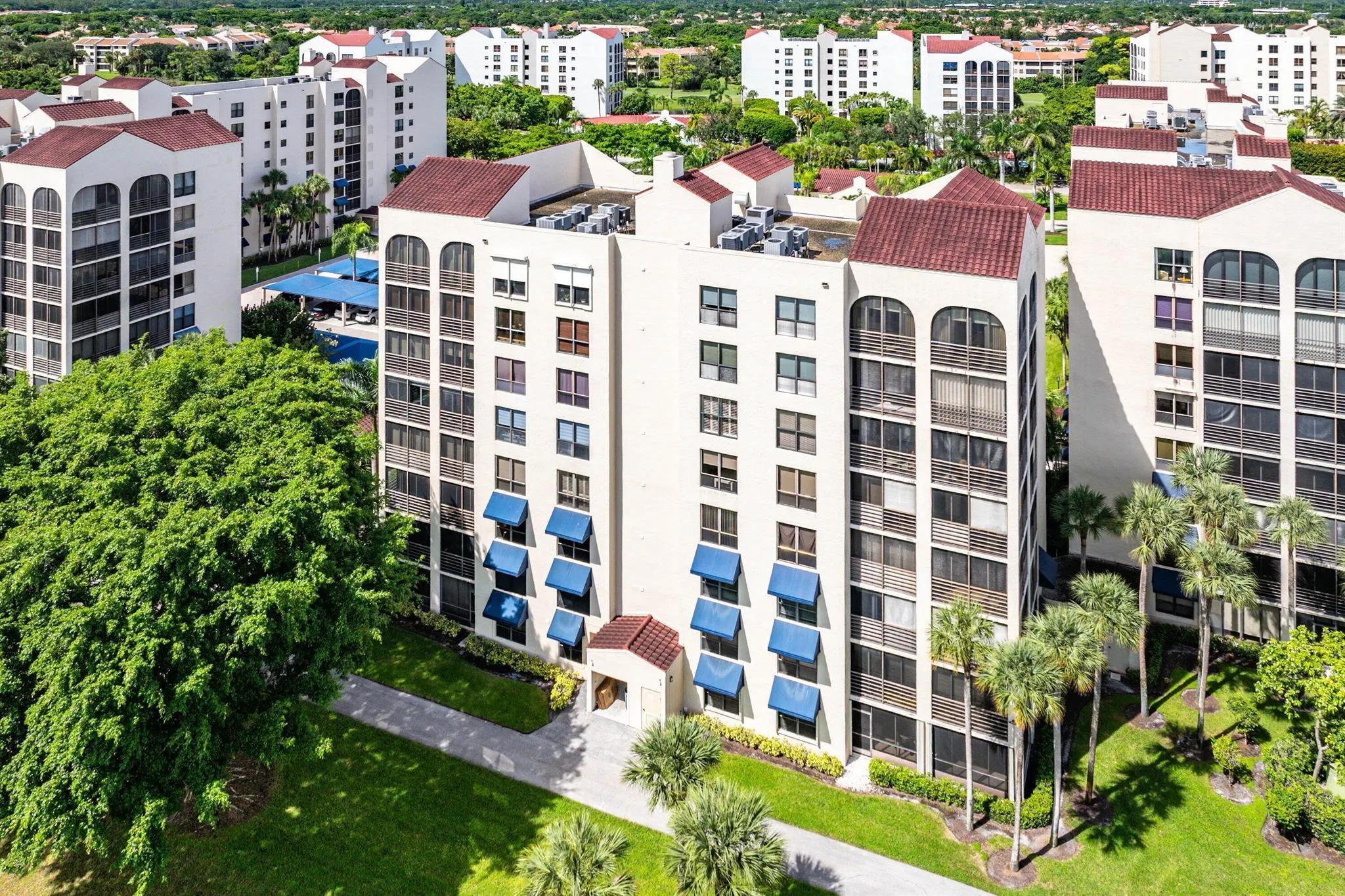 7572 Regency Lake Drive, #301