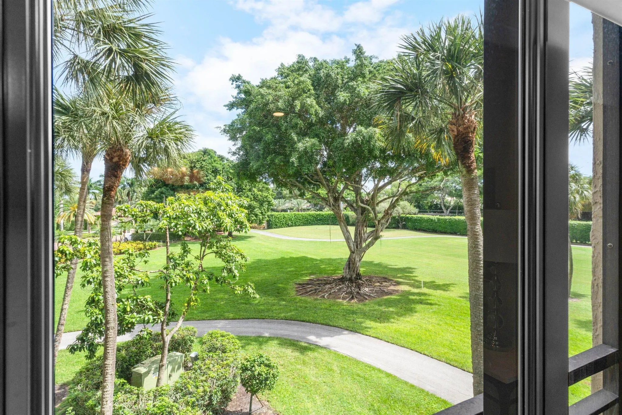 7572 Regency Lake Drive, #301