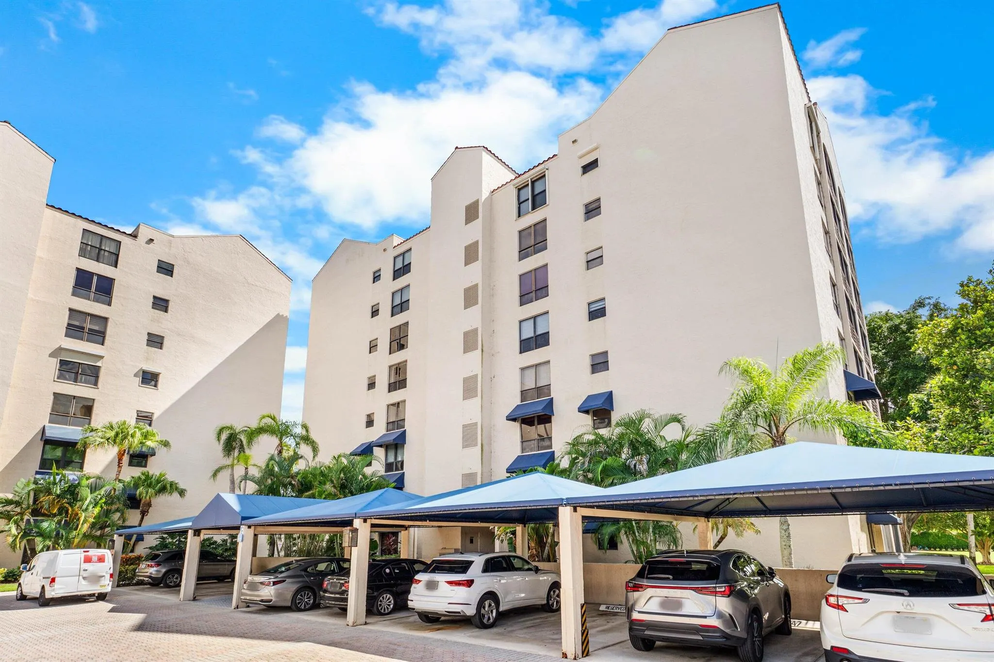 7572 Regency Lake Drive, #301