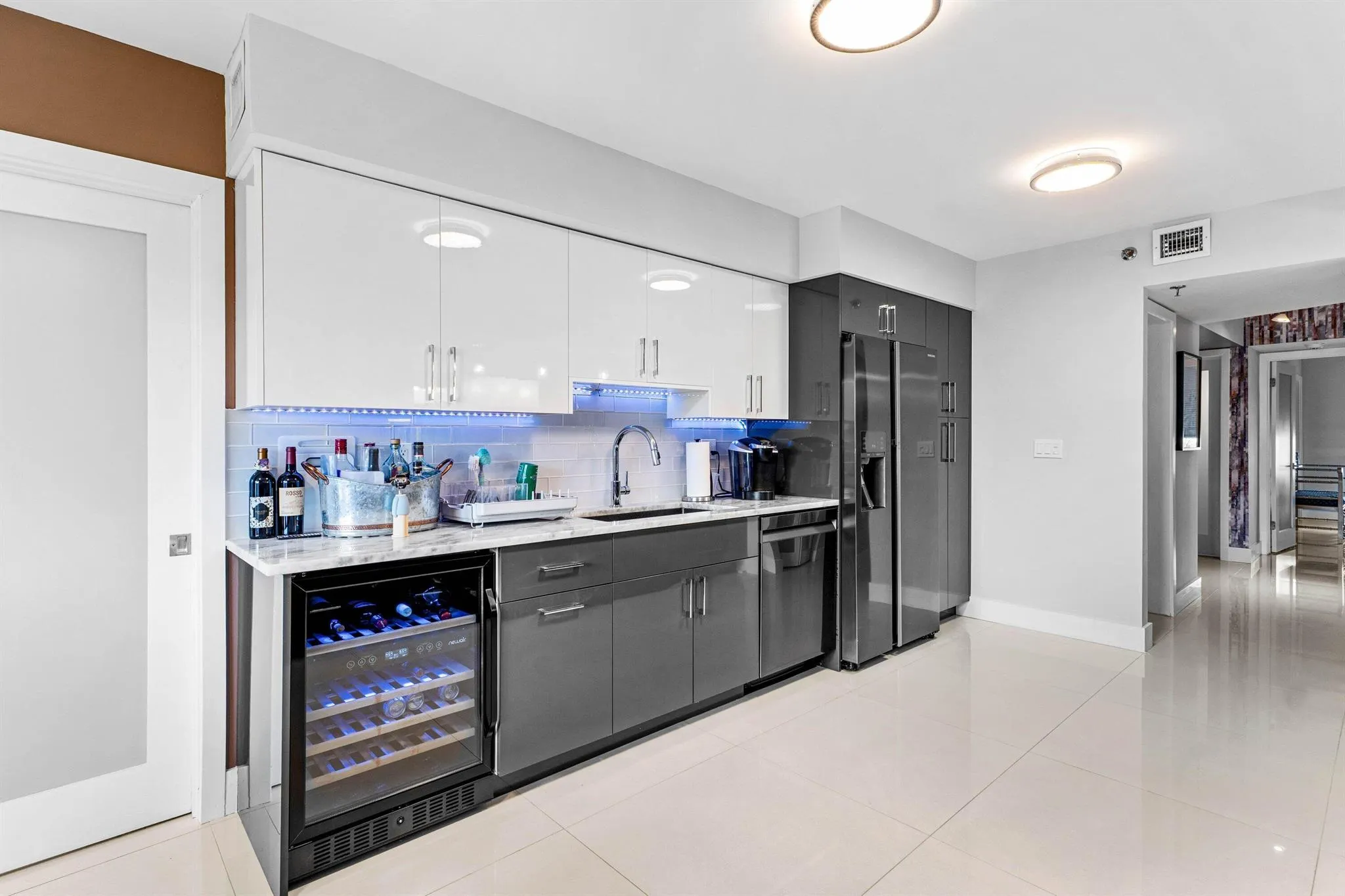 7572 Regency Lake Drive, #301