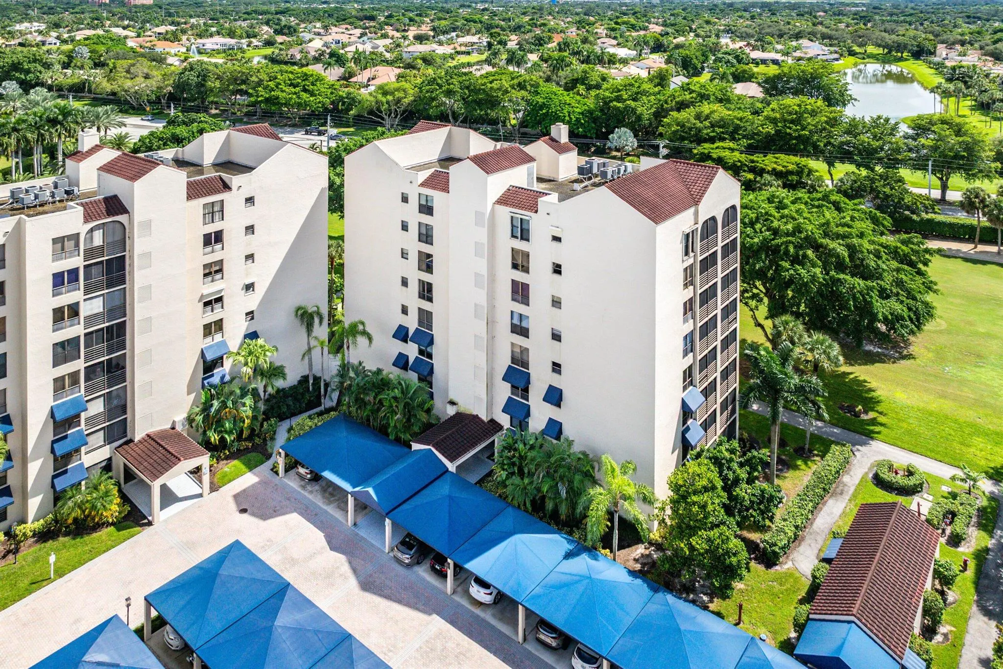 7572 Regency Lake Drive, #301