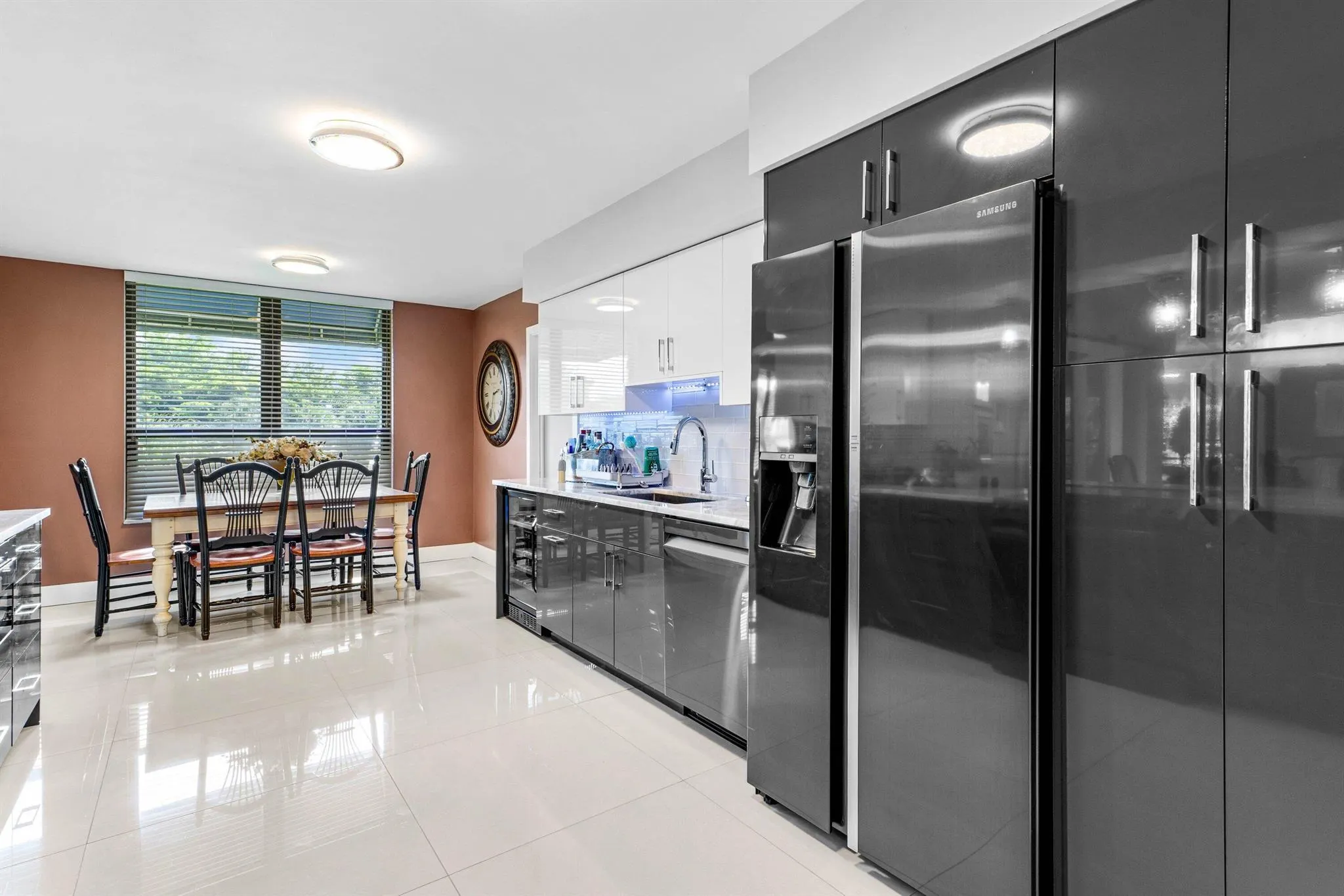 7572 Regency Lake Drive, #301