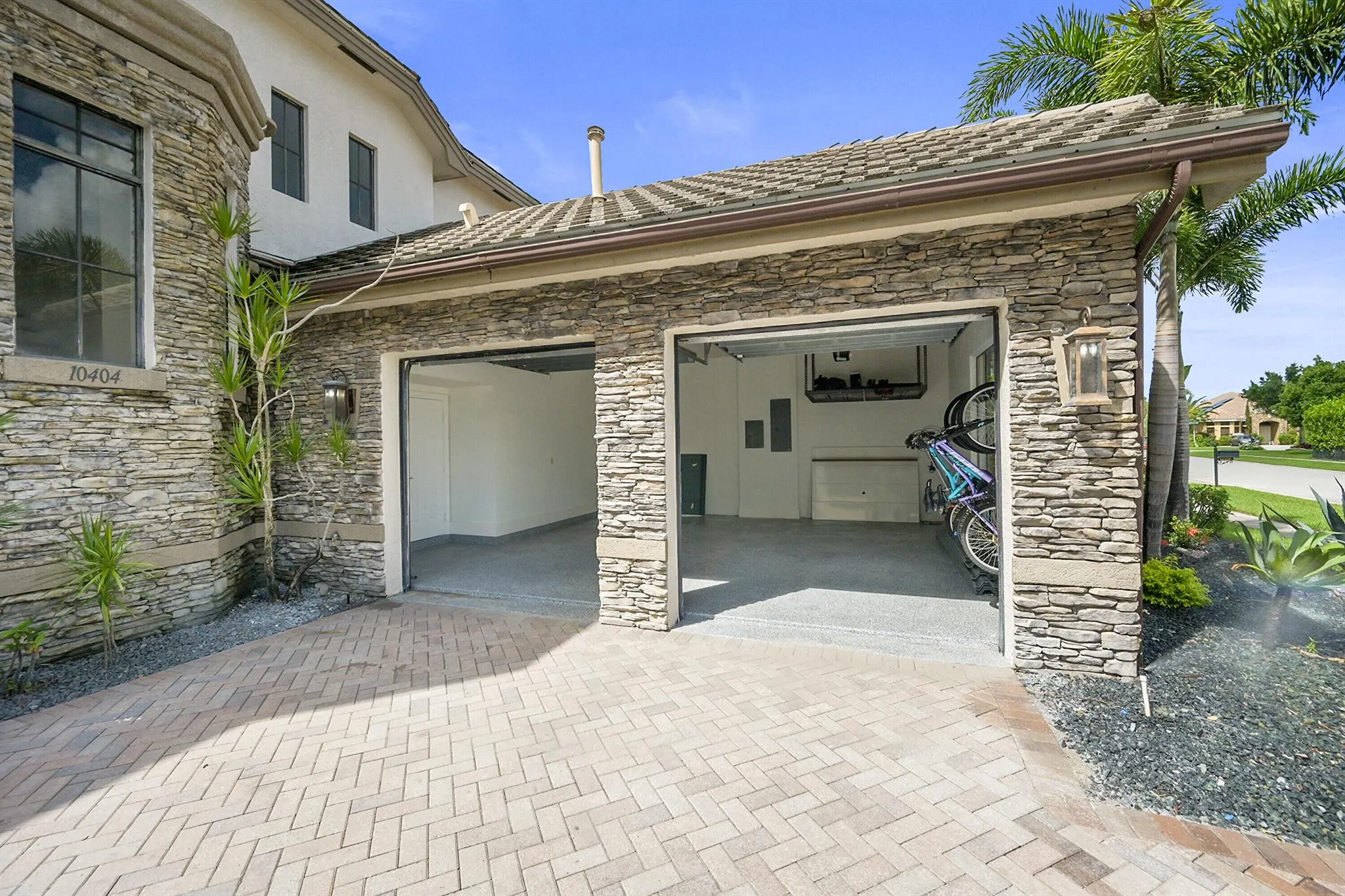 10404 Trianon Place