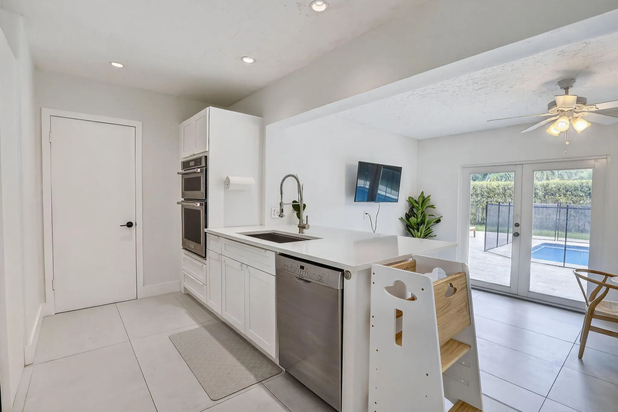 382 S Fig Tree Lane