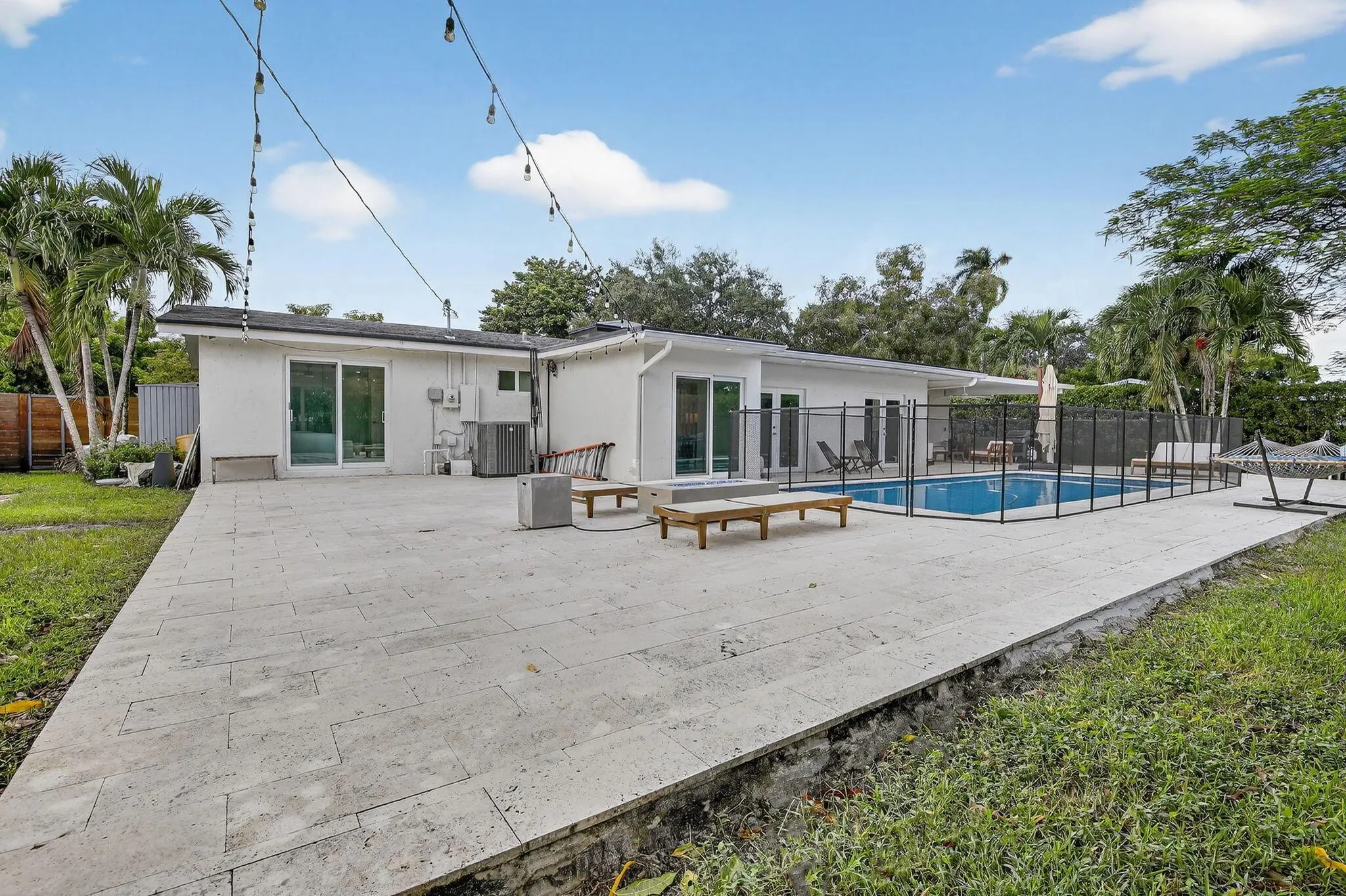 382 S Fig Tree Lane