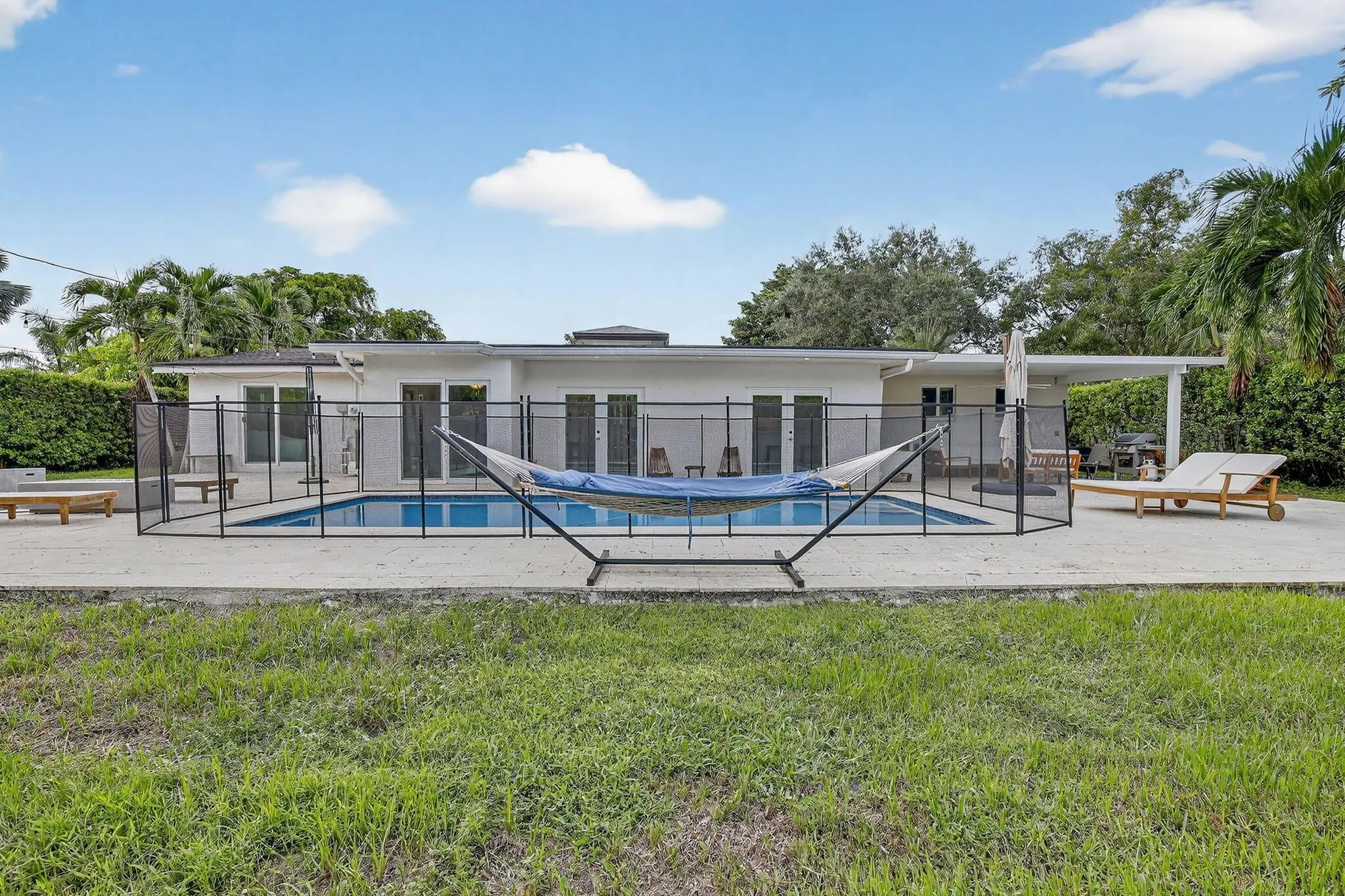 382 S Fig Tree Lane