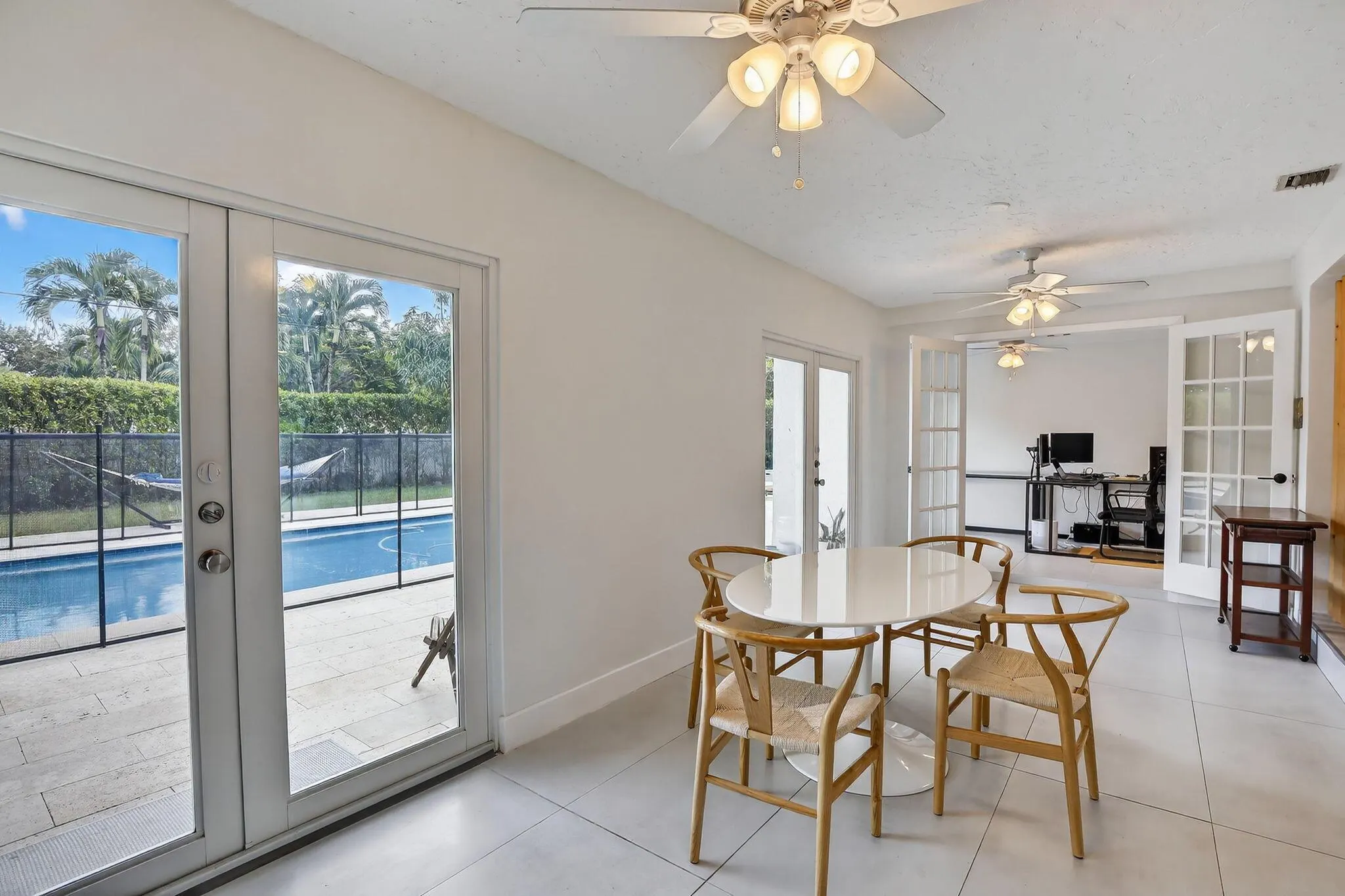 382 S Fig Tree Lane