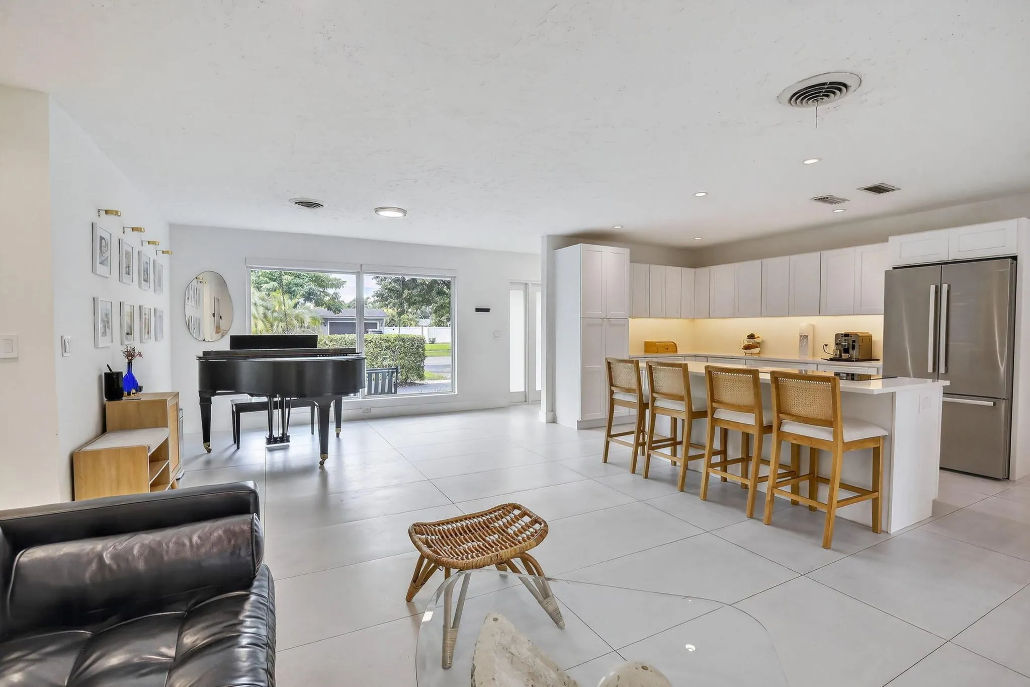 382 S Fig Tree Lane