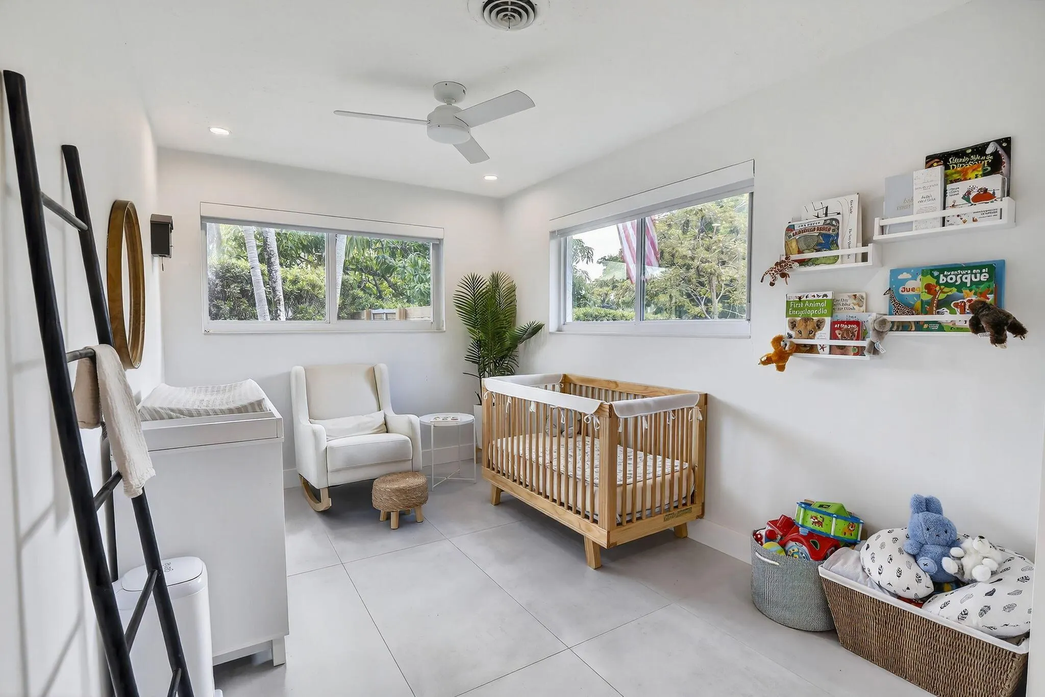 382 S Fig Tree Lane