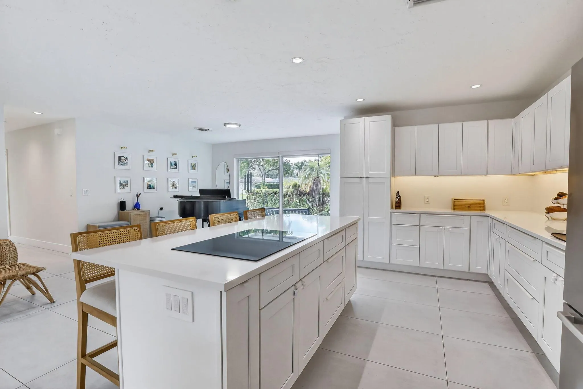 382 S Fig Tree Lane