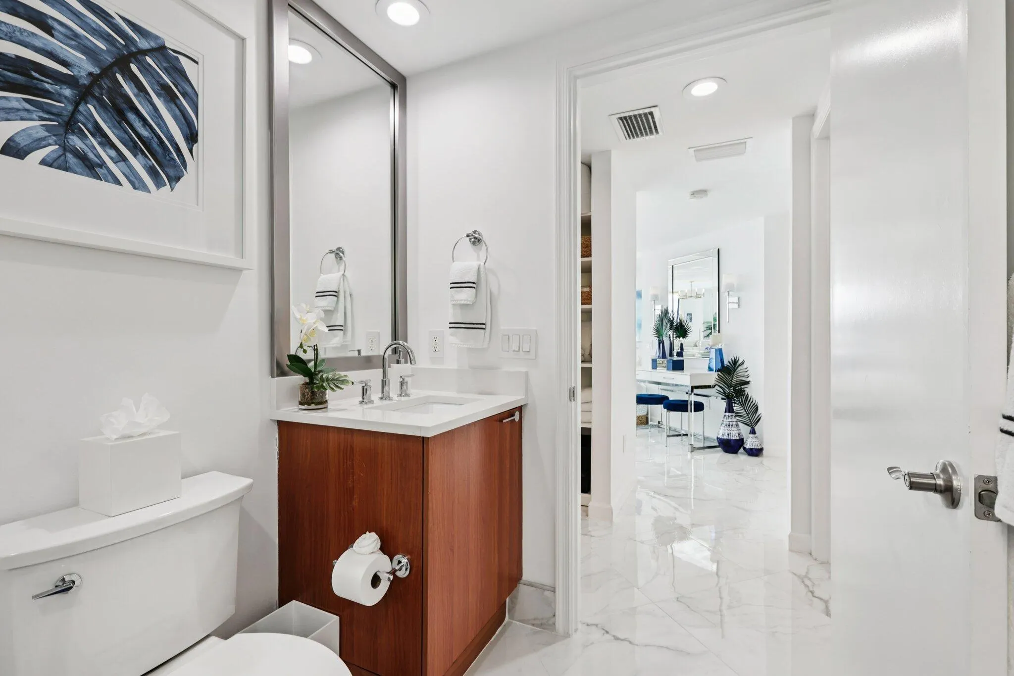 2640 Lake Shore Drive, #507