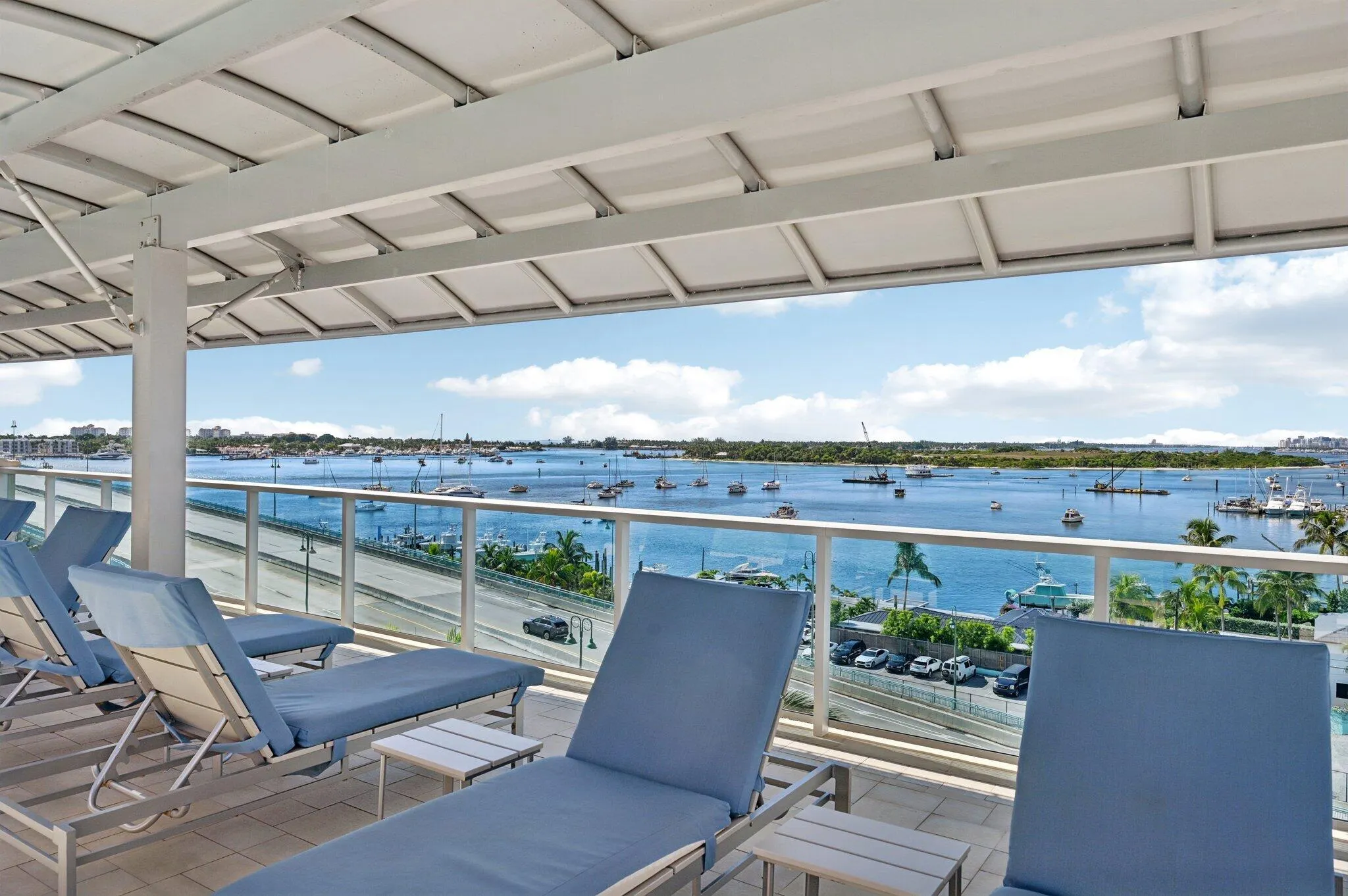 2640 Lake Shore Drive, #507