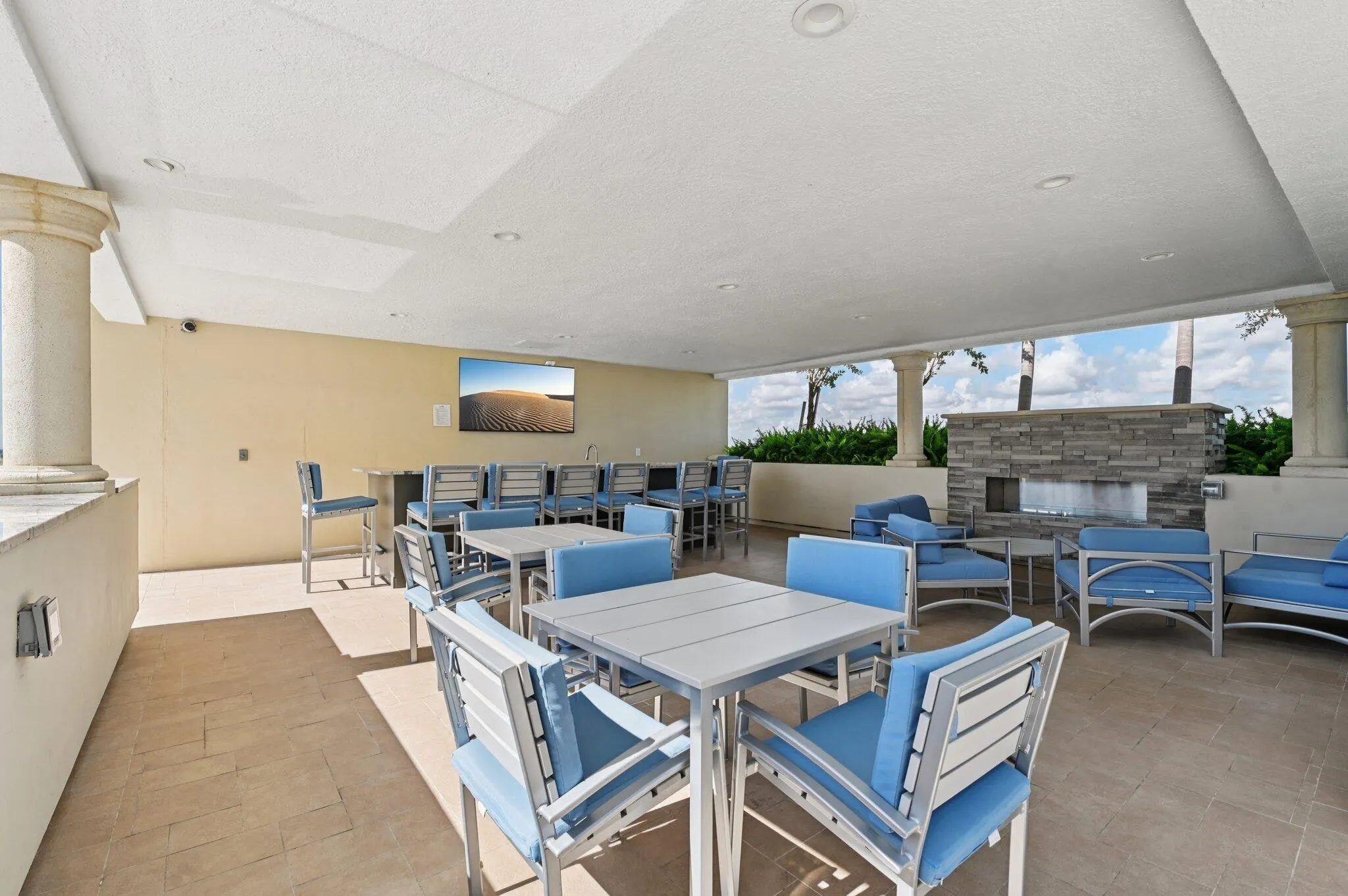 2640 Lake Shore Drive, #507