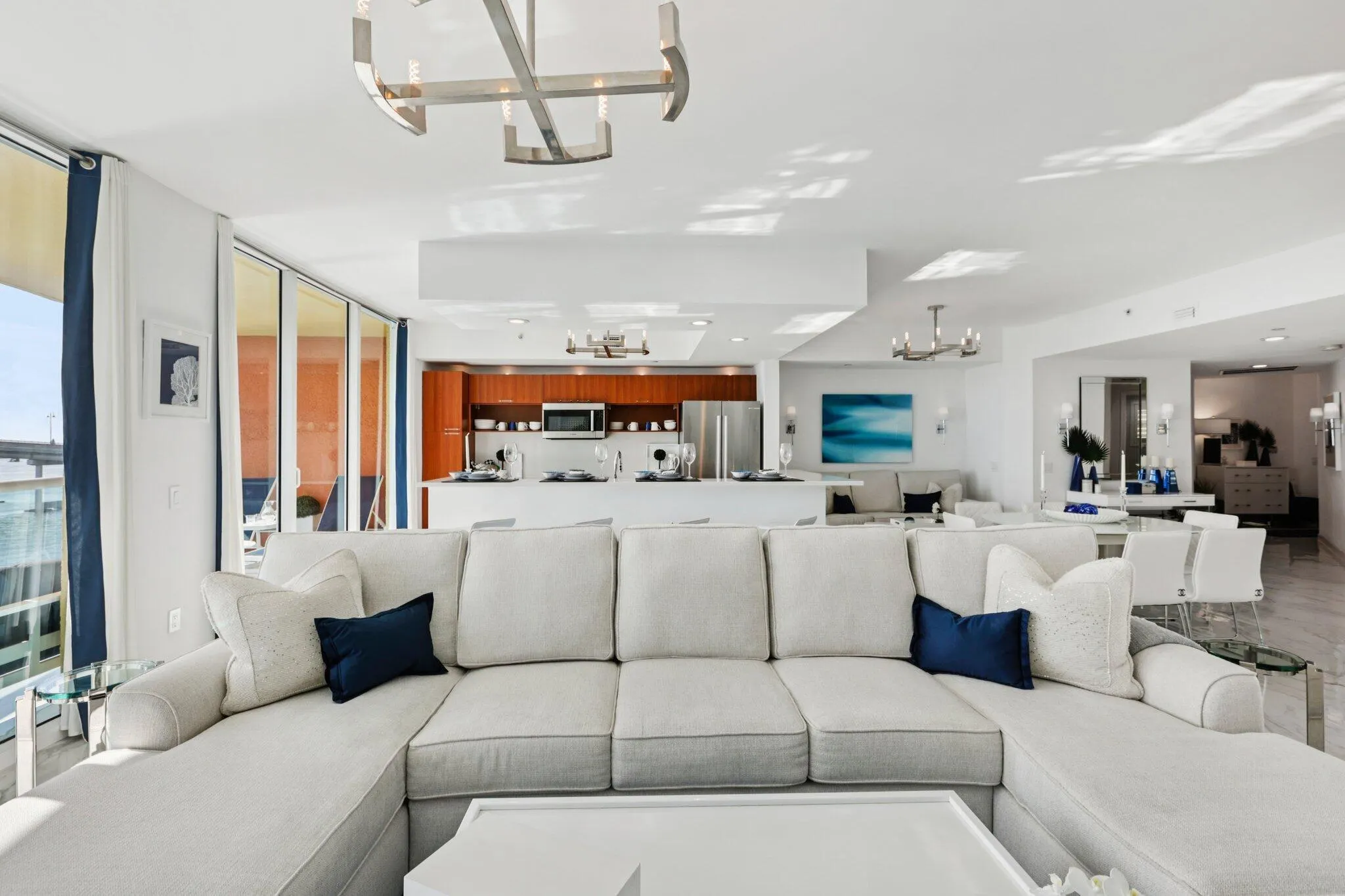2640 Lake Shore Drive, #507