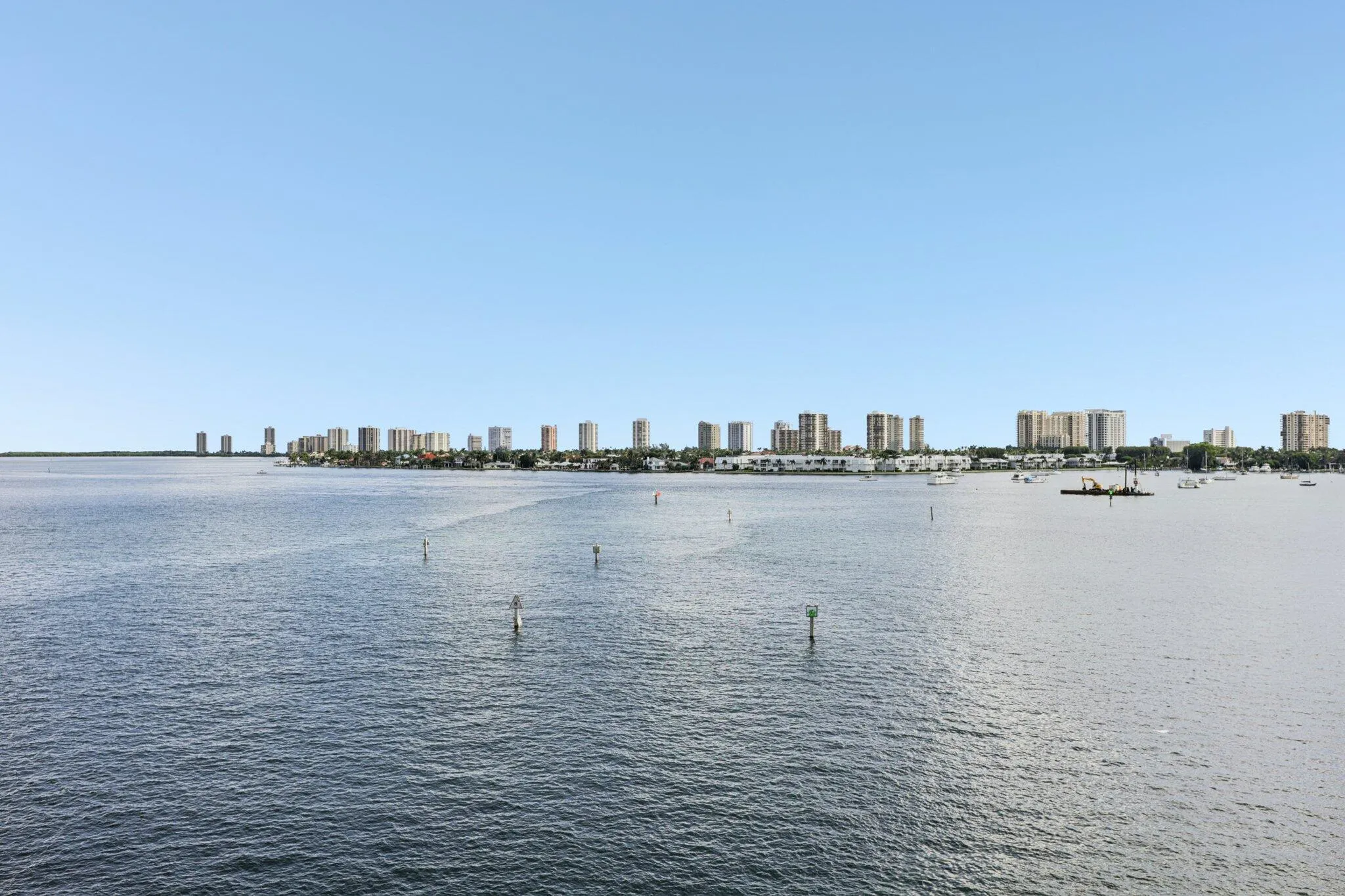 2640 Lake Shore Drive, #507