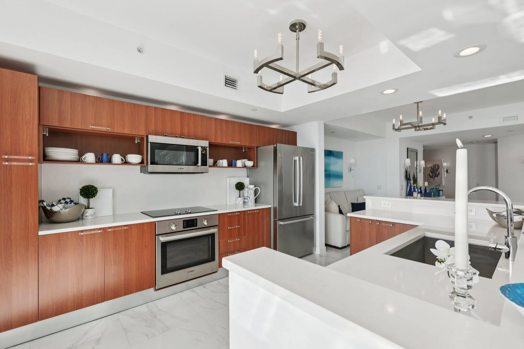 2640 Lake Shore Drive, #507