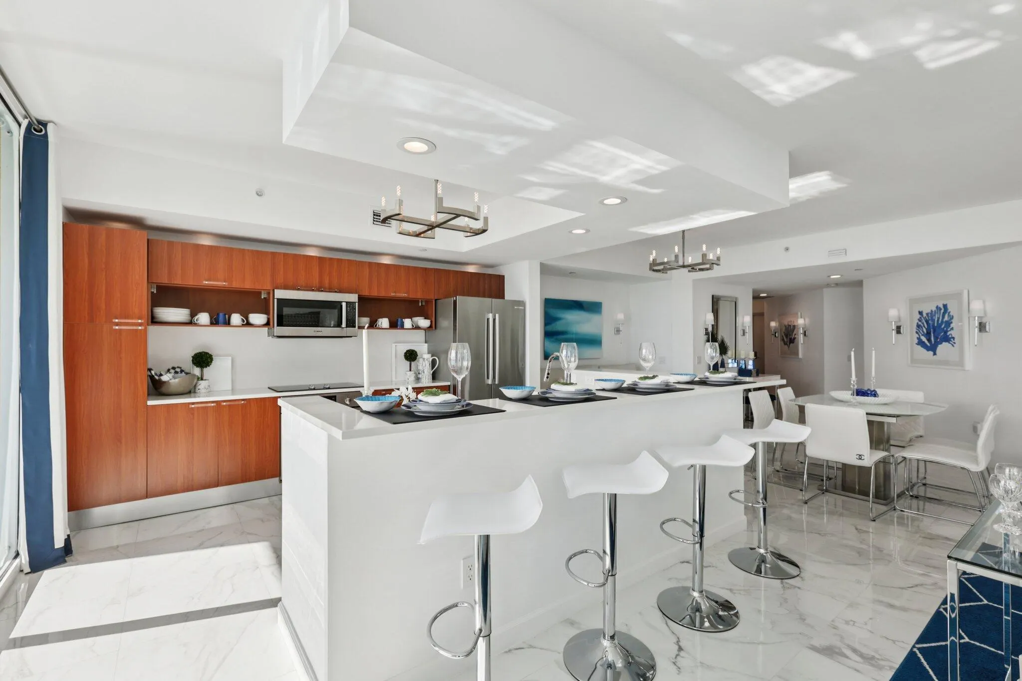 2640 Lake Shore Drive, #507