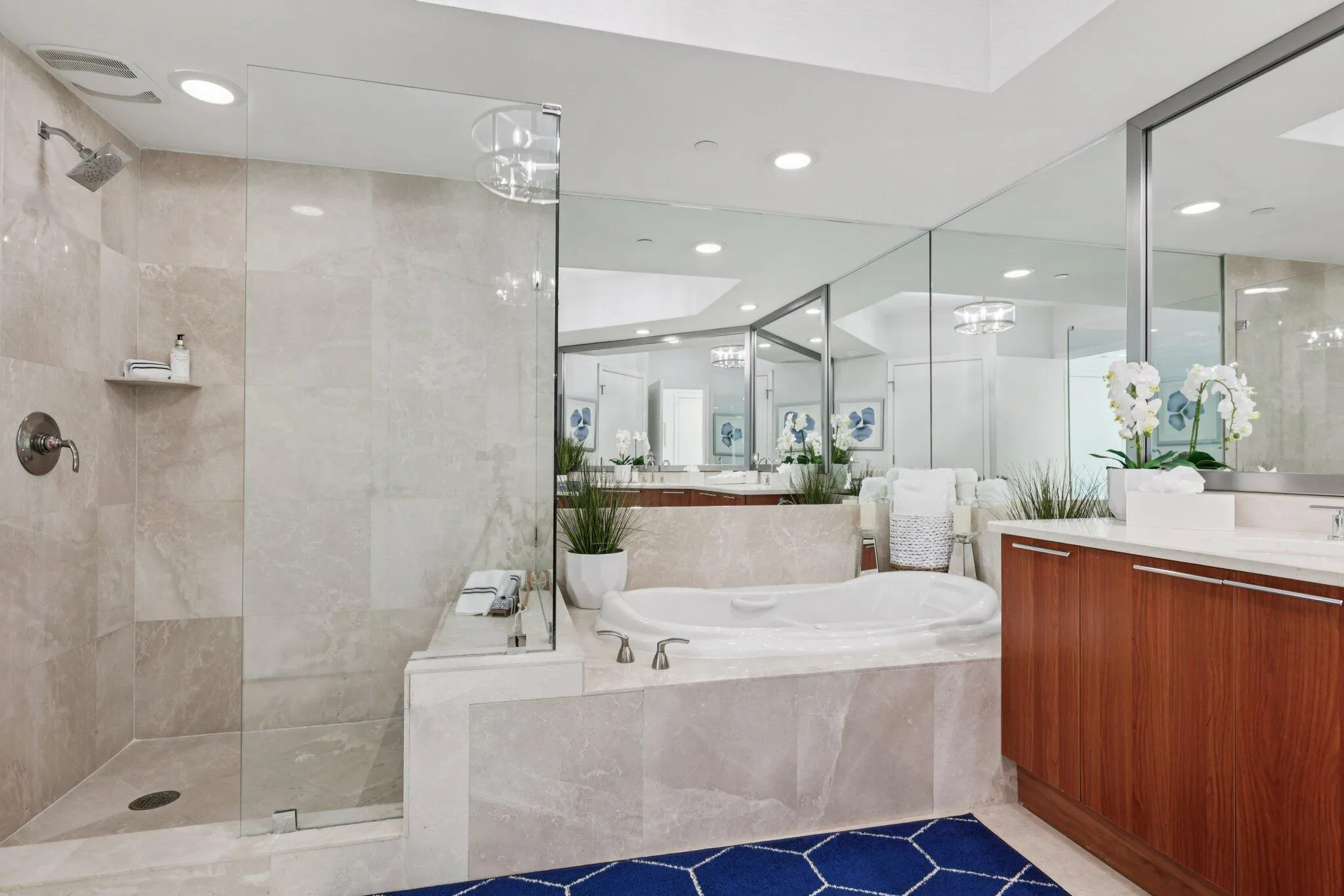 2640 Lake Shore Drive, #507