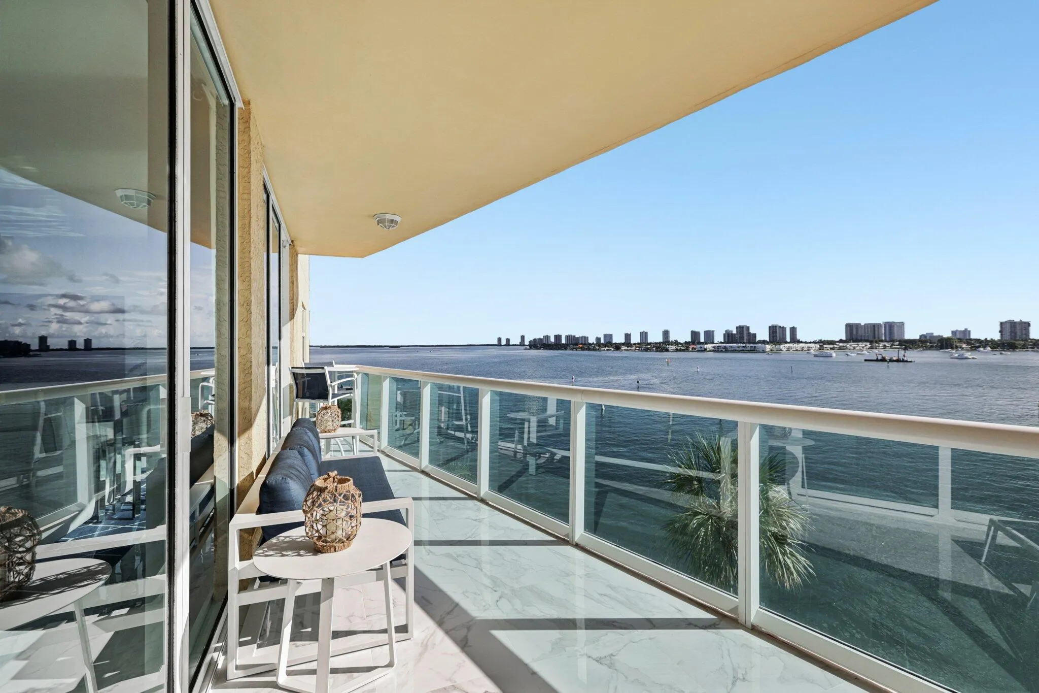 2640 Lake Shore Drive, #507