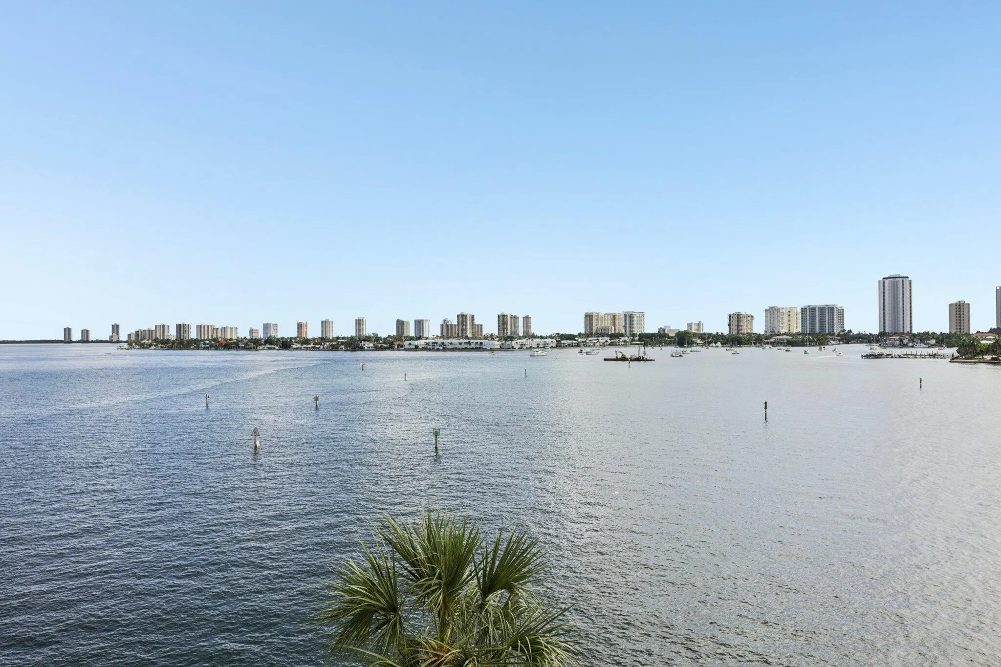 2640 Lake Shore Drive, #507