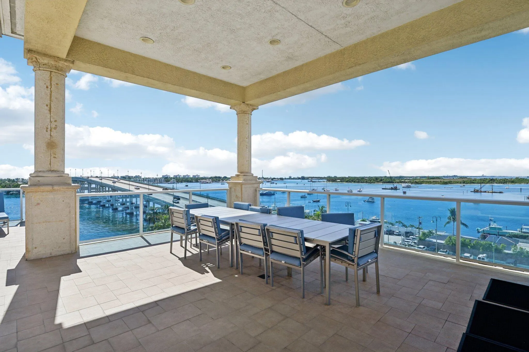 2640 Lake Shore Drive, #507