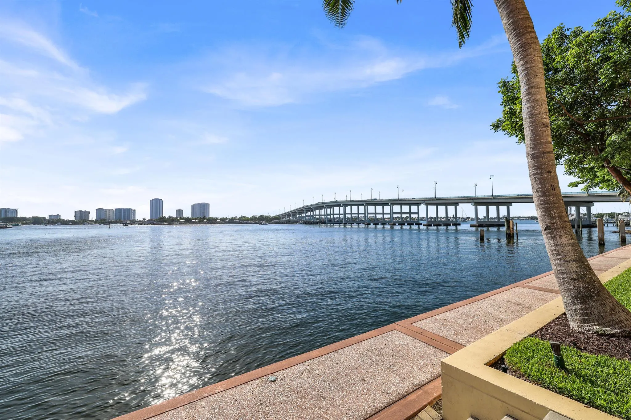 2640 Lake Shore Drive, #507
