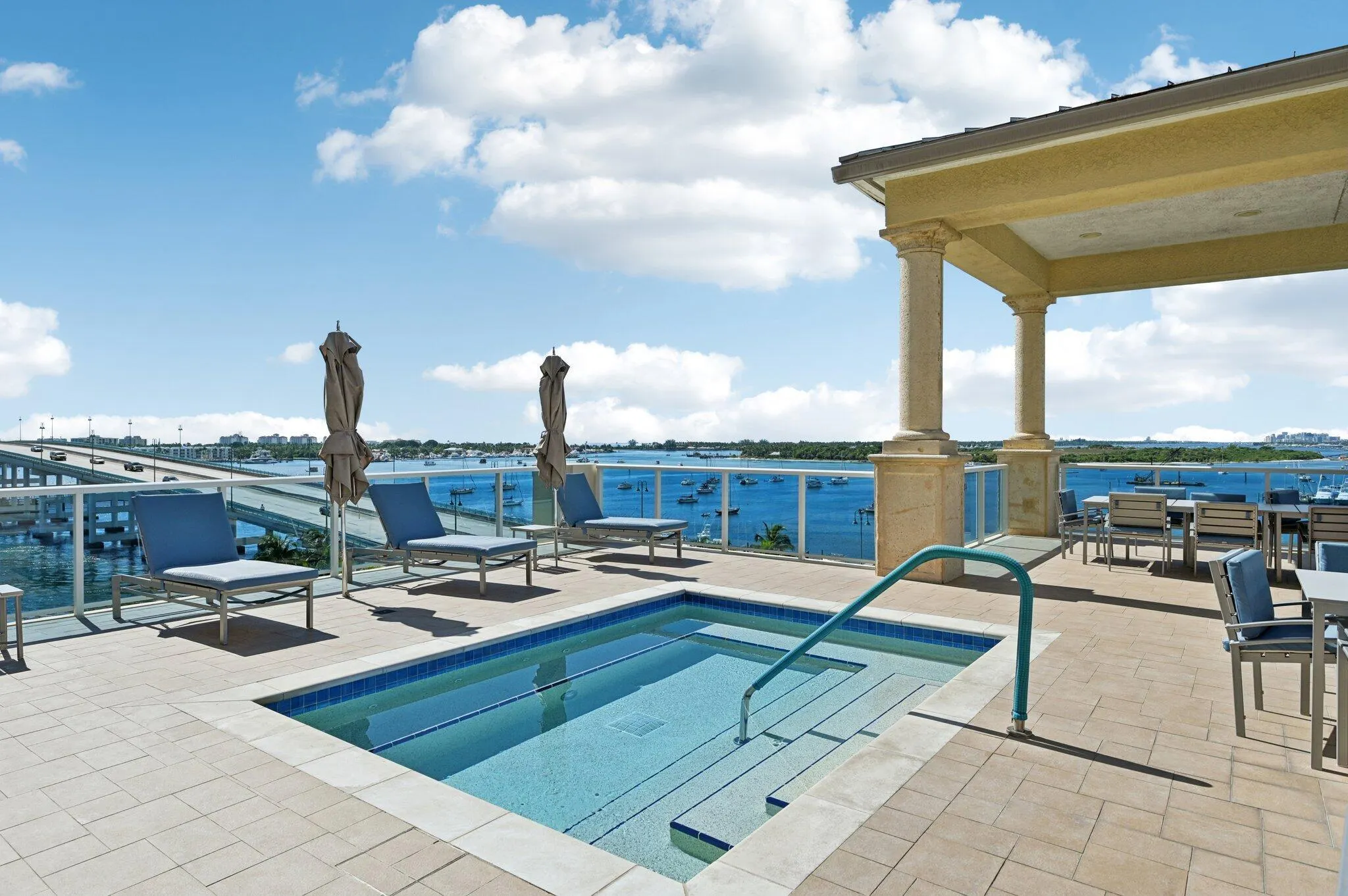 2640 Lake Shore Drive, #507