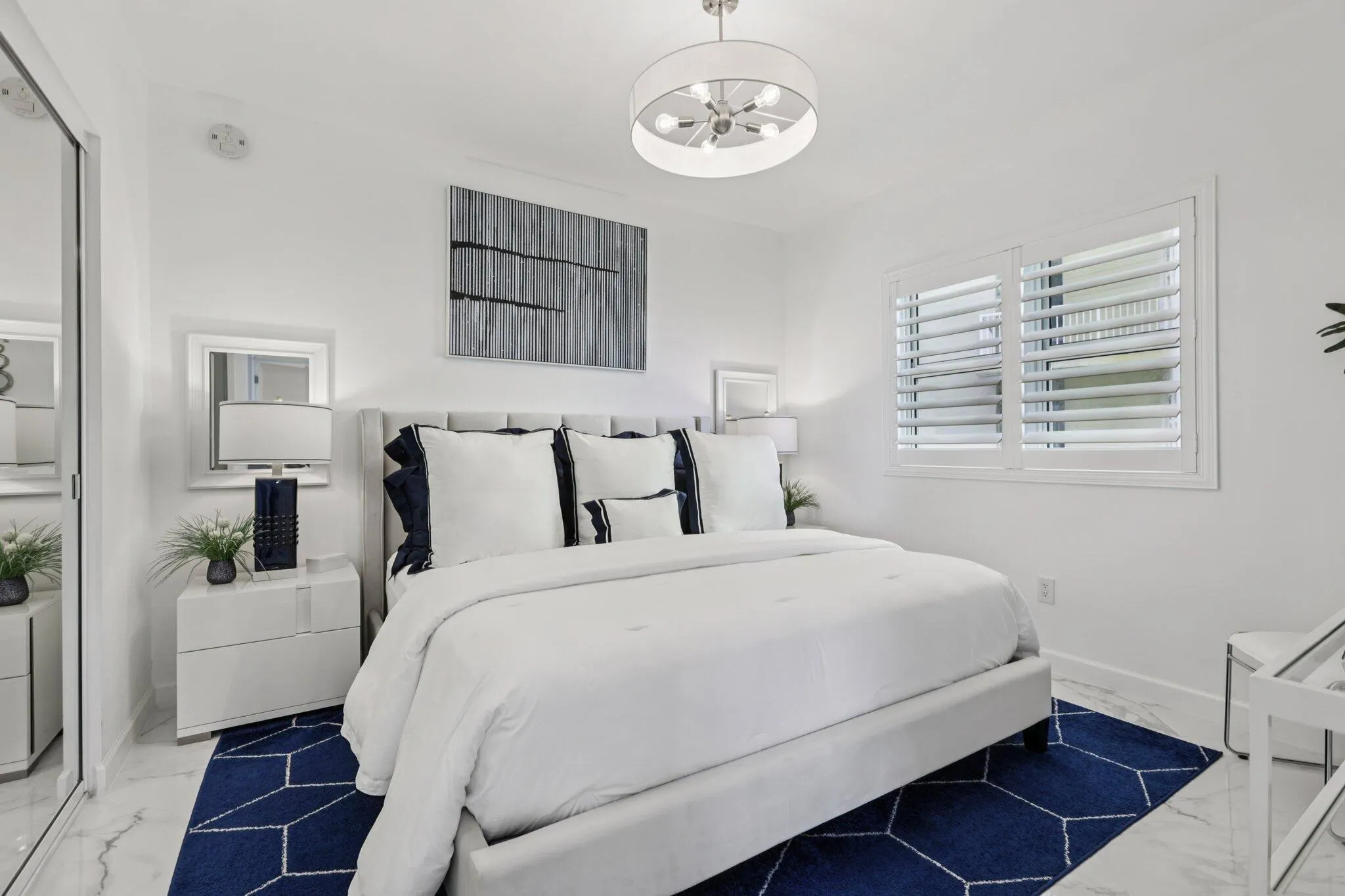 2640 Lake Shore Drive, #507
