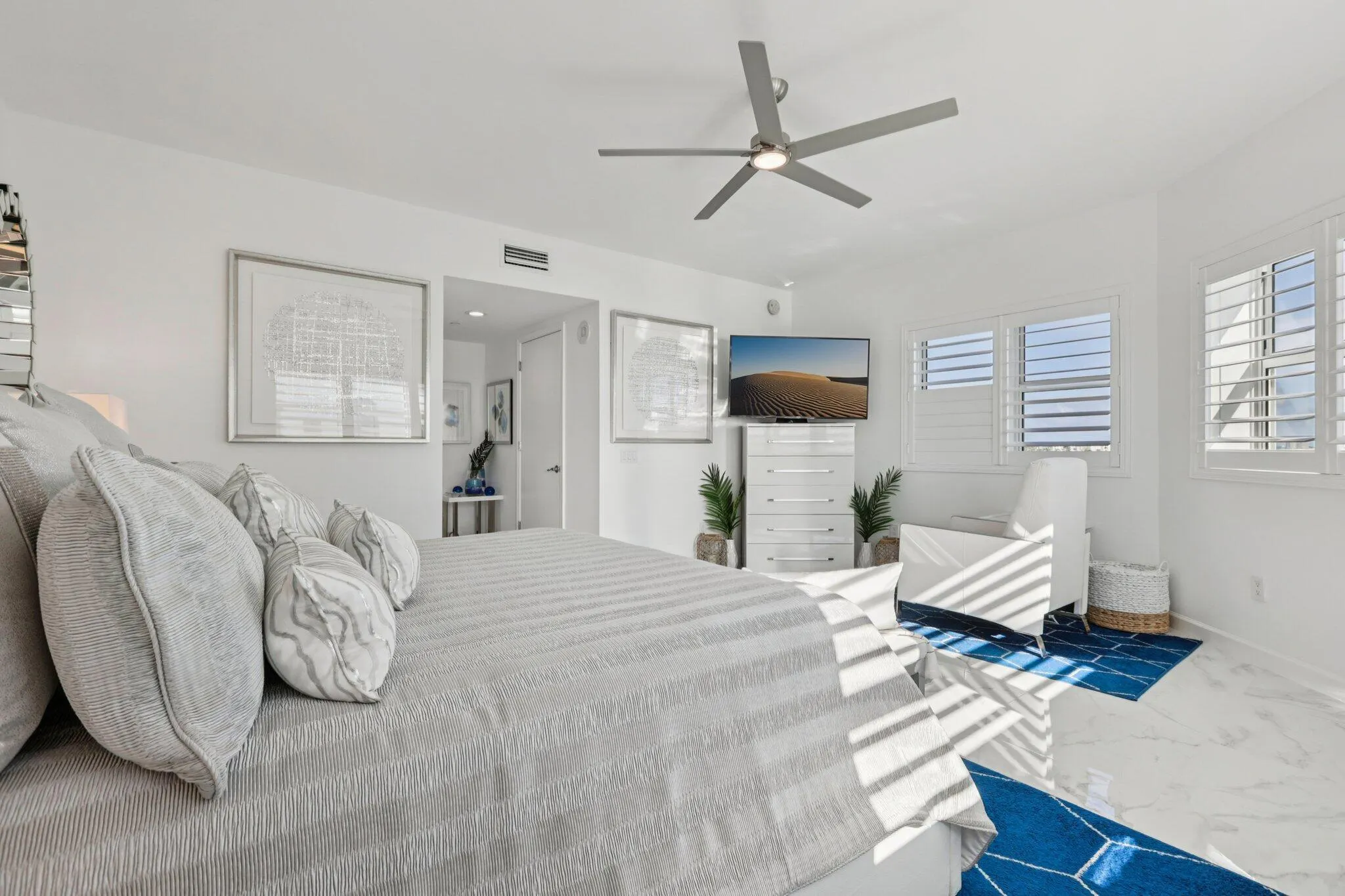 2640 Lake Shore Drive, #507