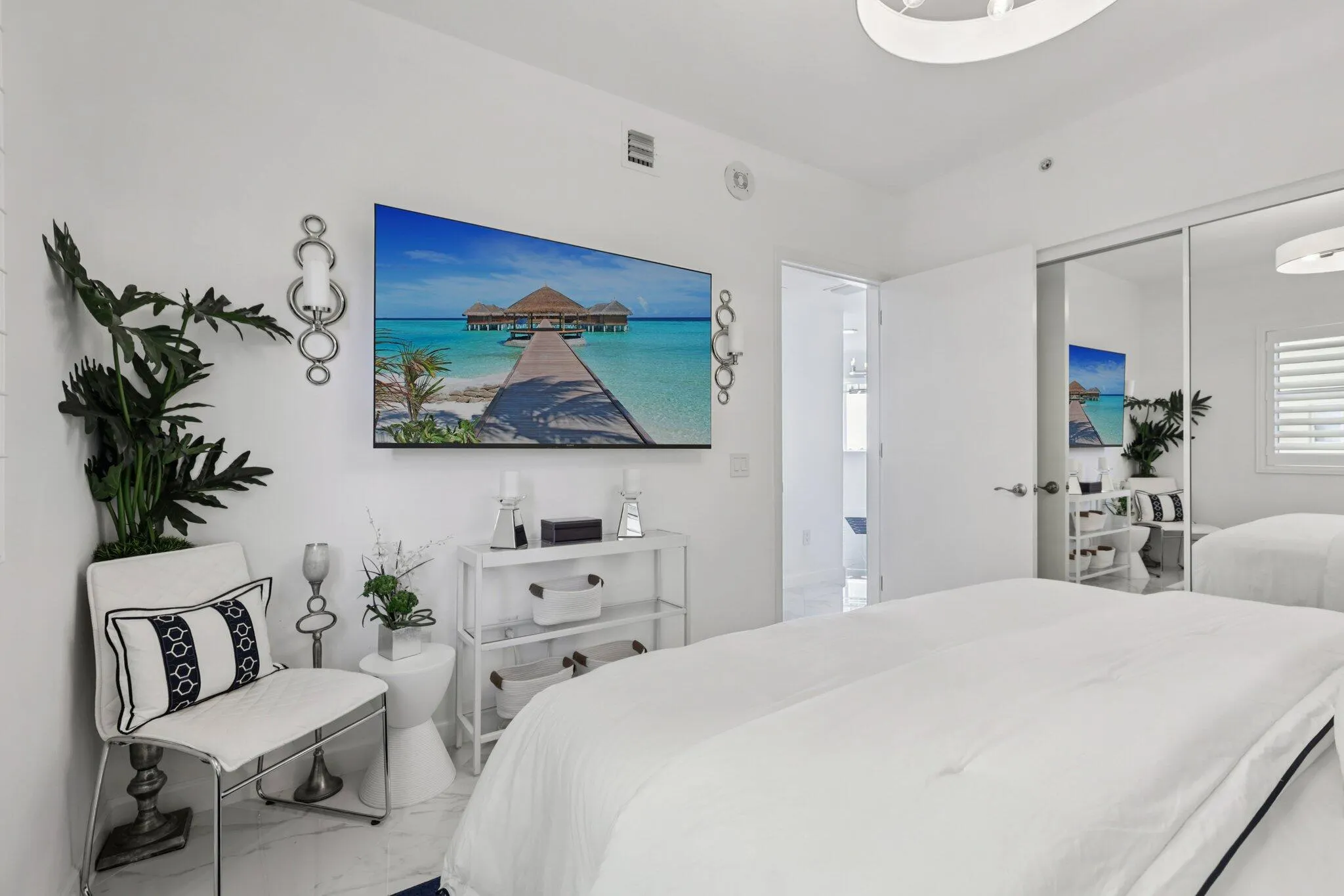2640 Lake Shore Drive, #507