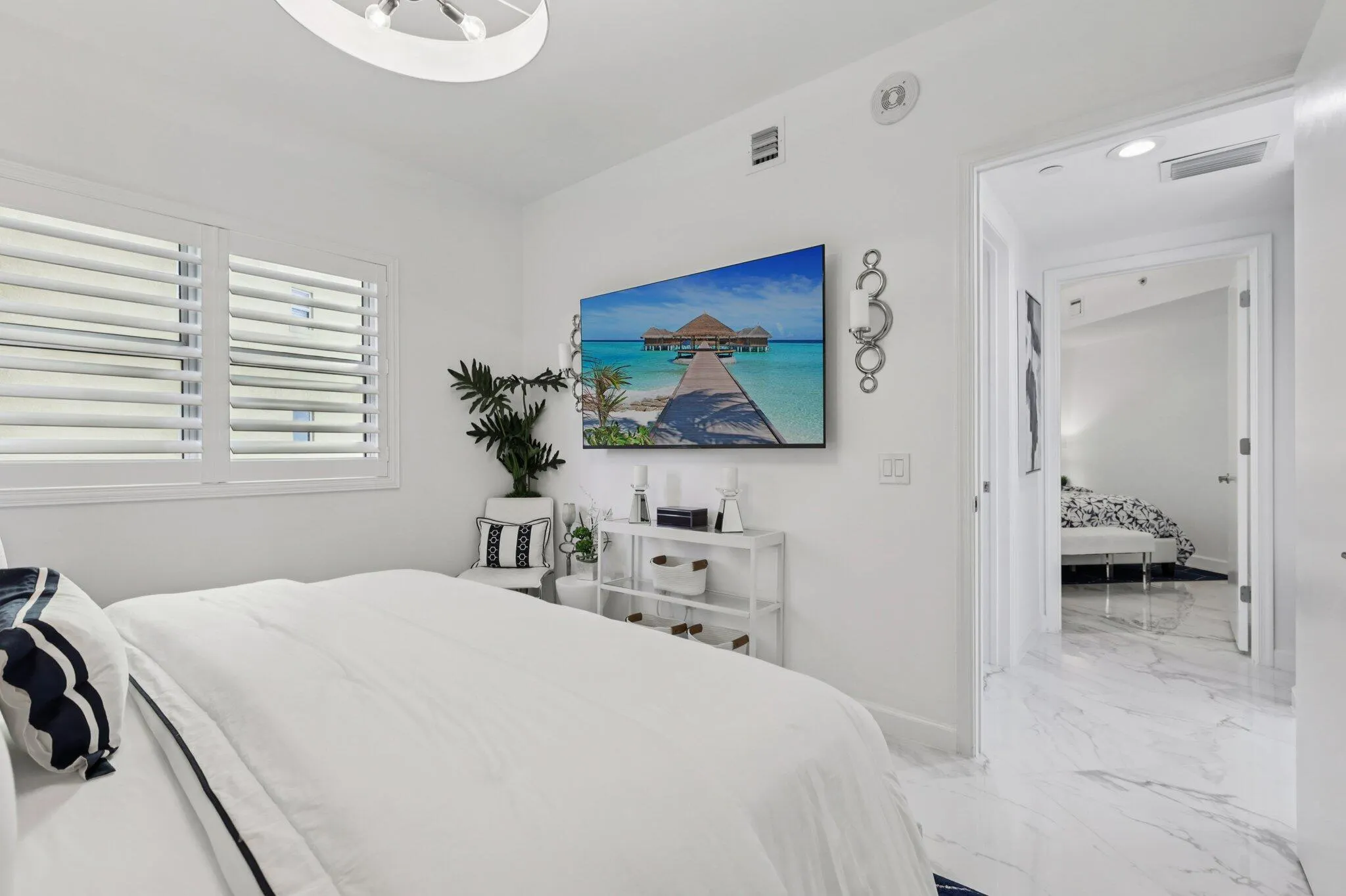 2640 Lake Shore Drive, #507