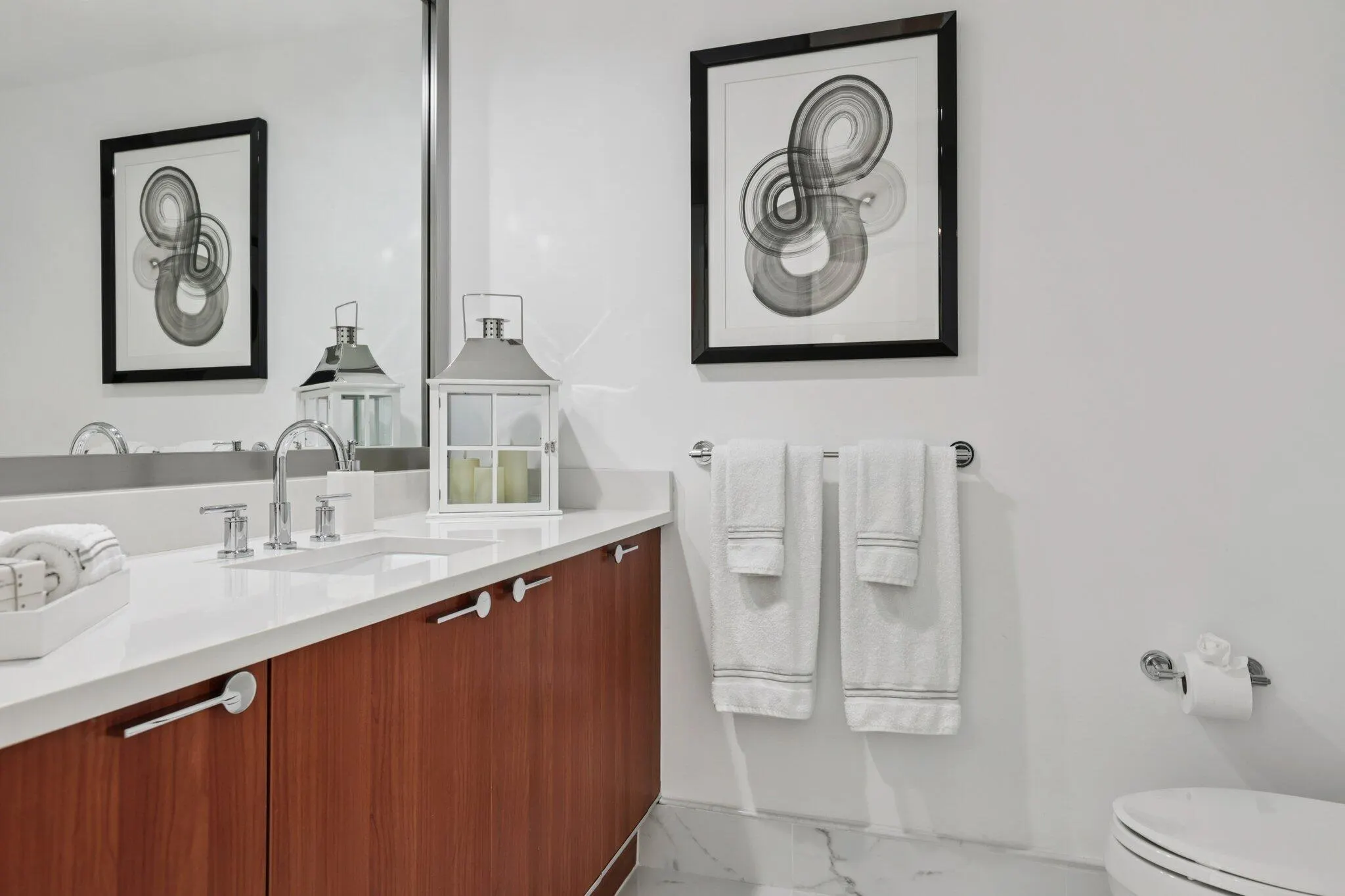 2640 Lake Shore Drive, #507