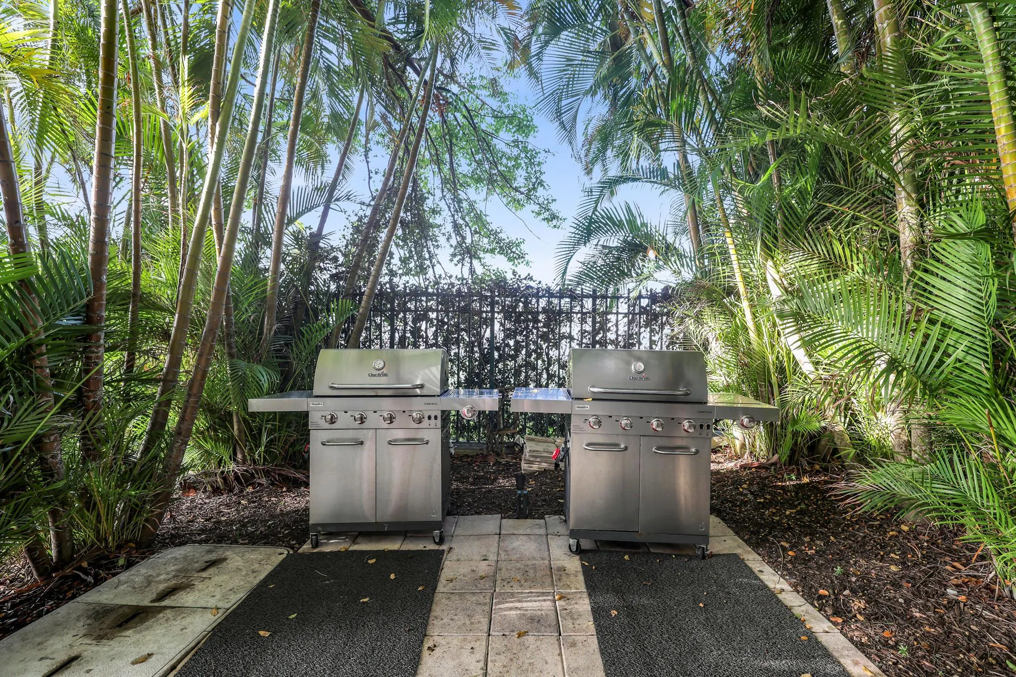 2640 Lake Shore Drive, #507