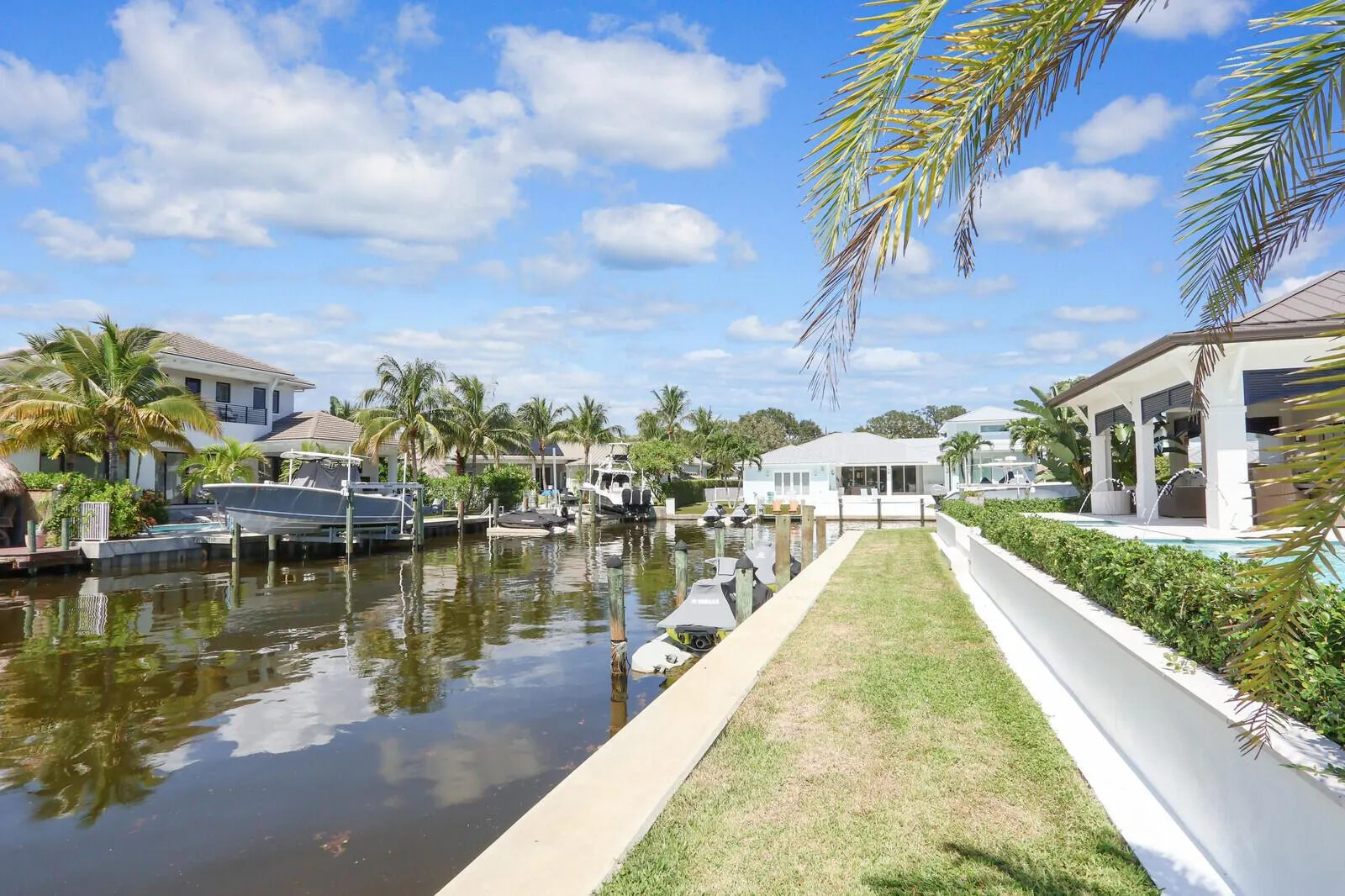 934 N Loxahatchee Drive
