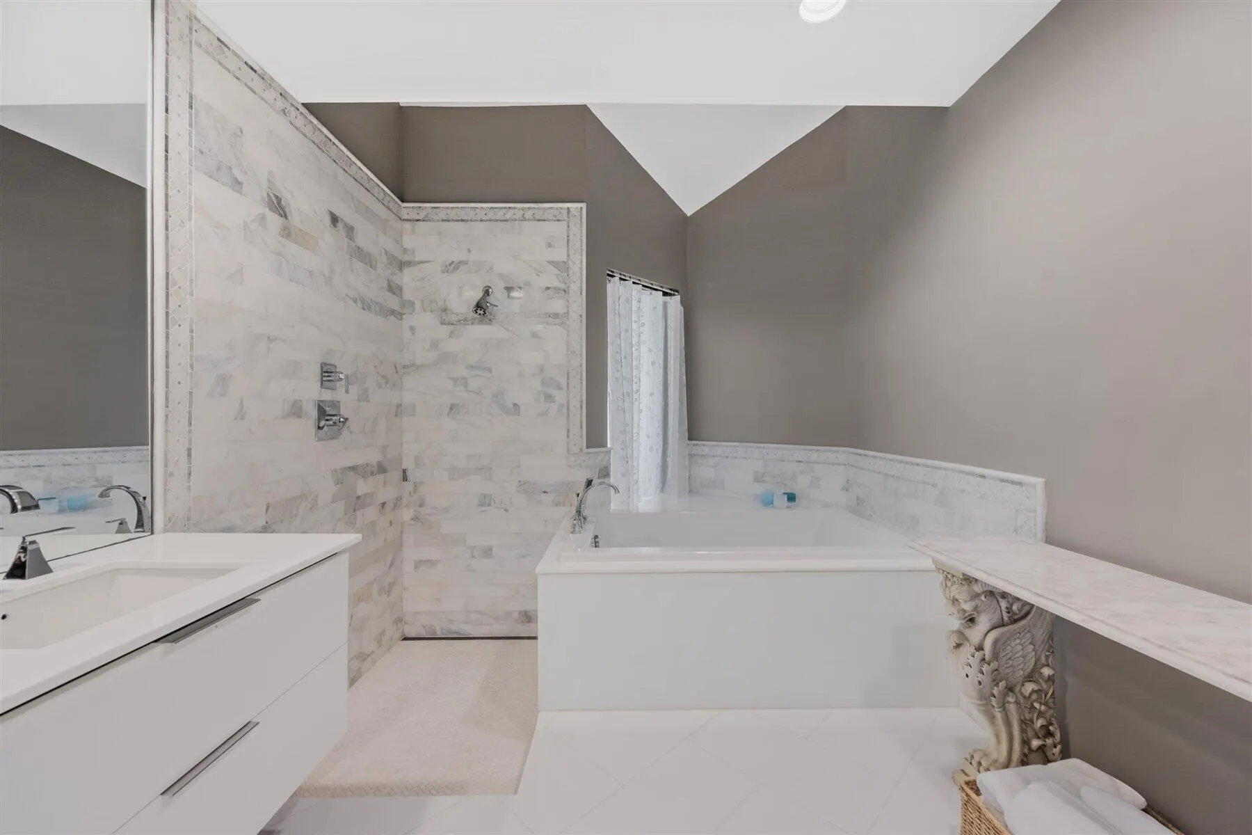 2443 Windsor Way Court