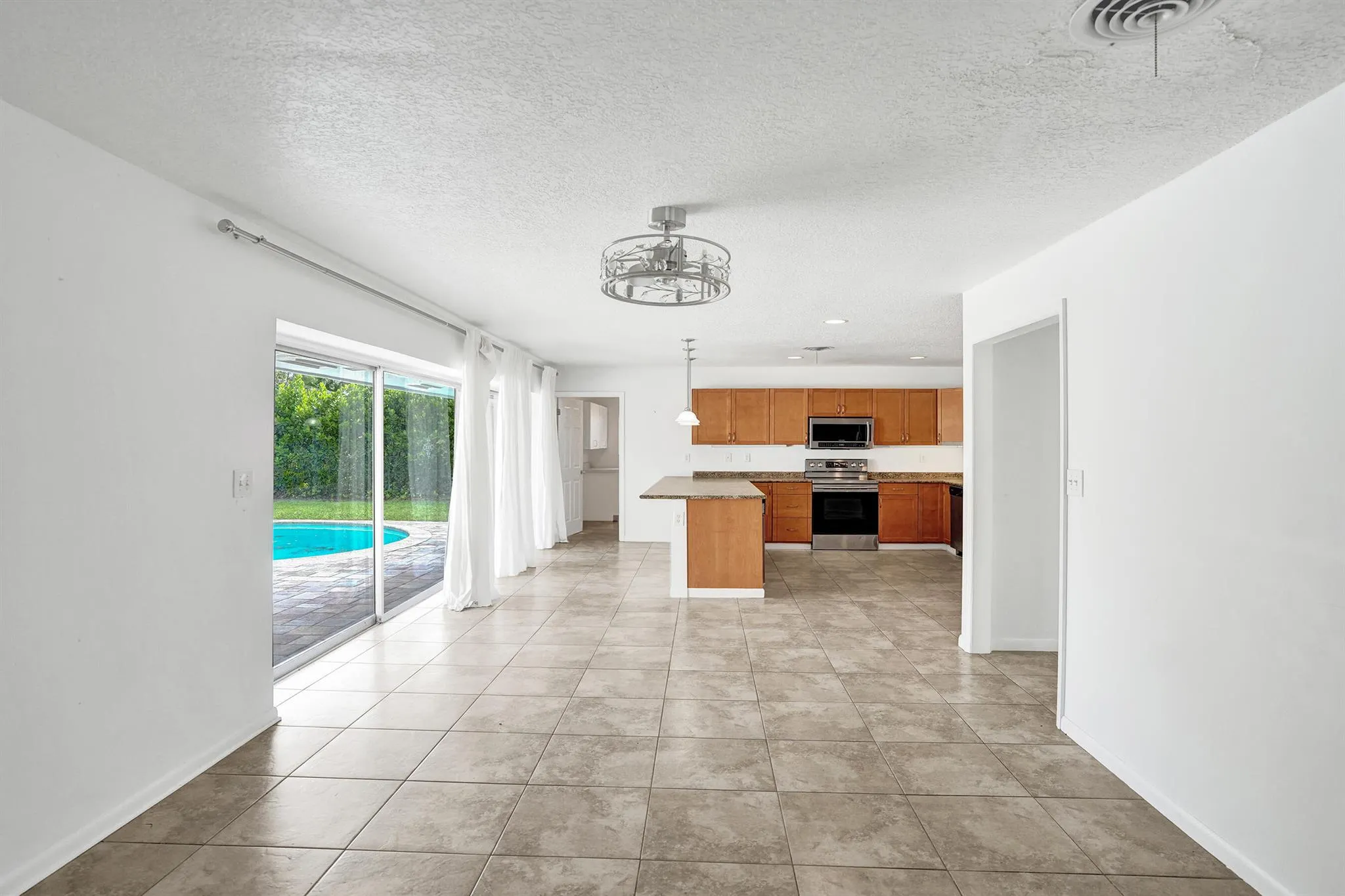 811 W Royal Palm Road