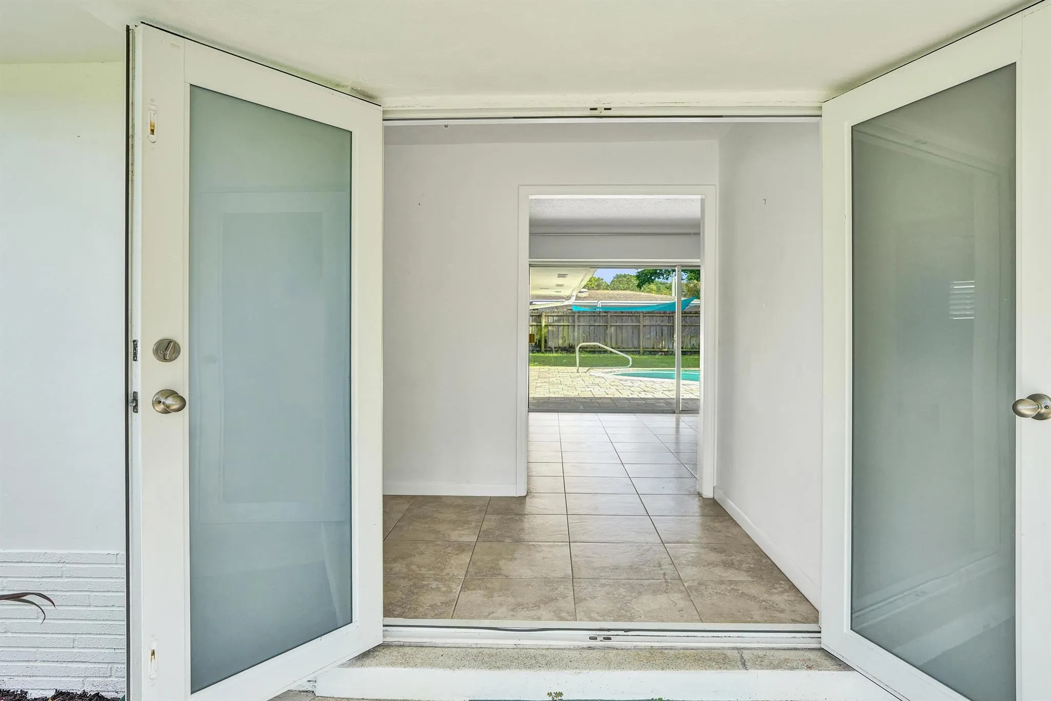 811 W Royal Palm Road