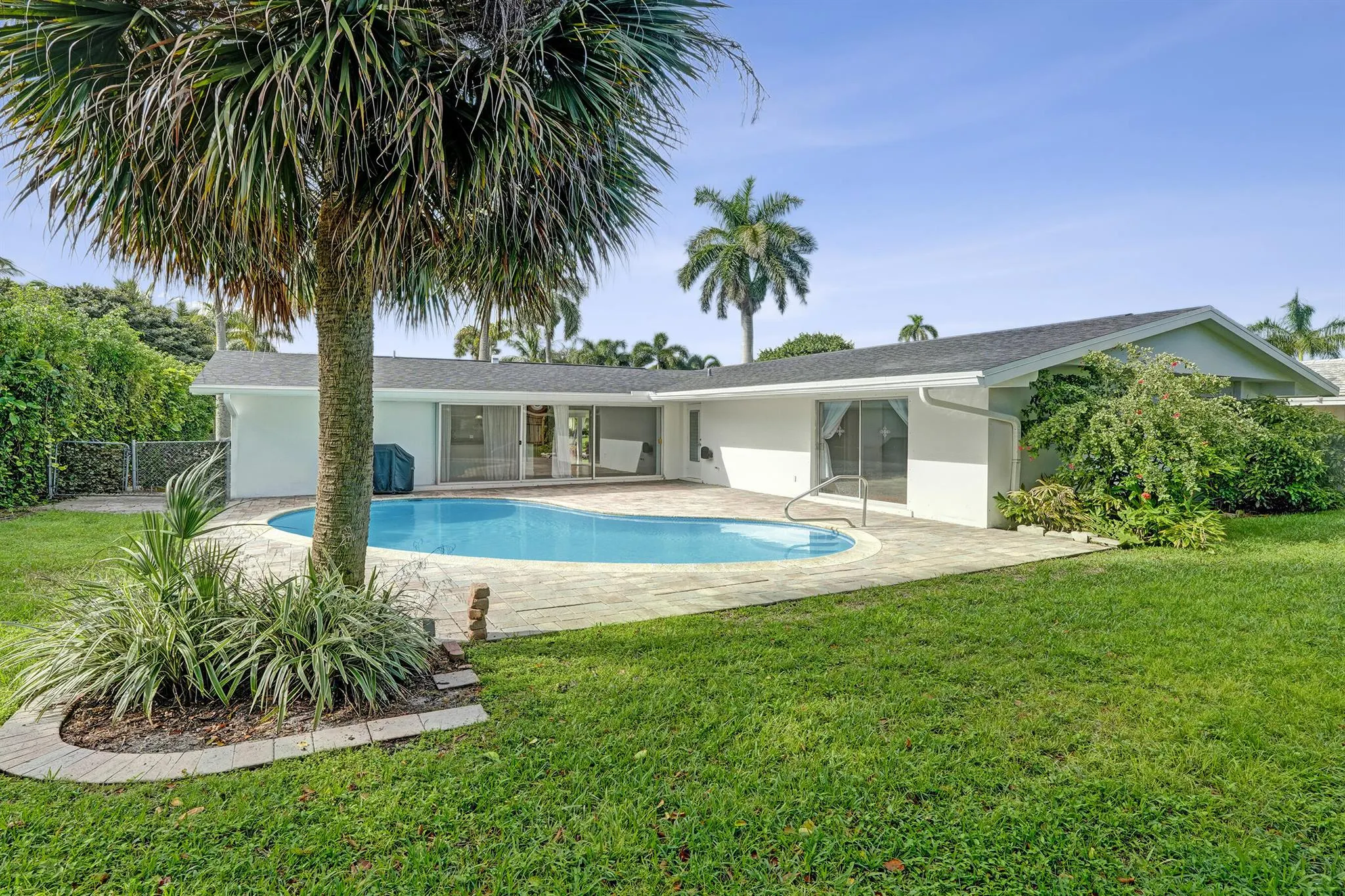 811 W Royal Palm Road