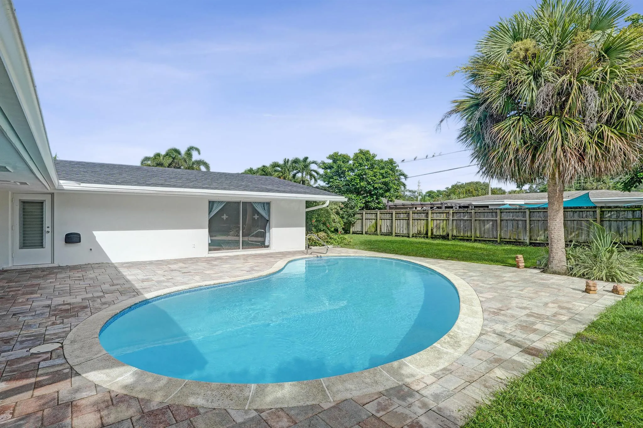 811 W Royal Palm Road