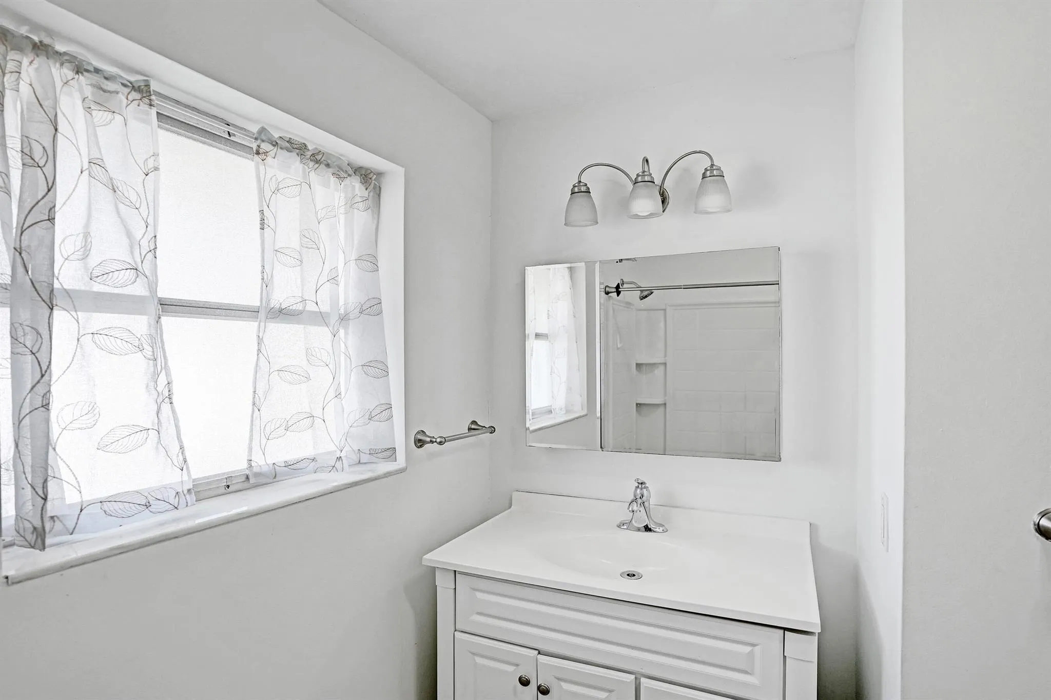 811 W Royal Palm Road
