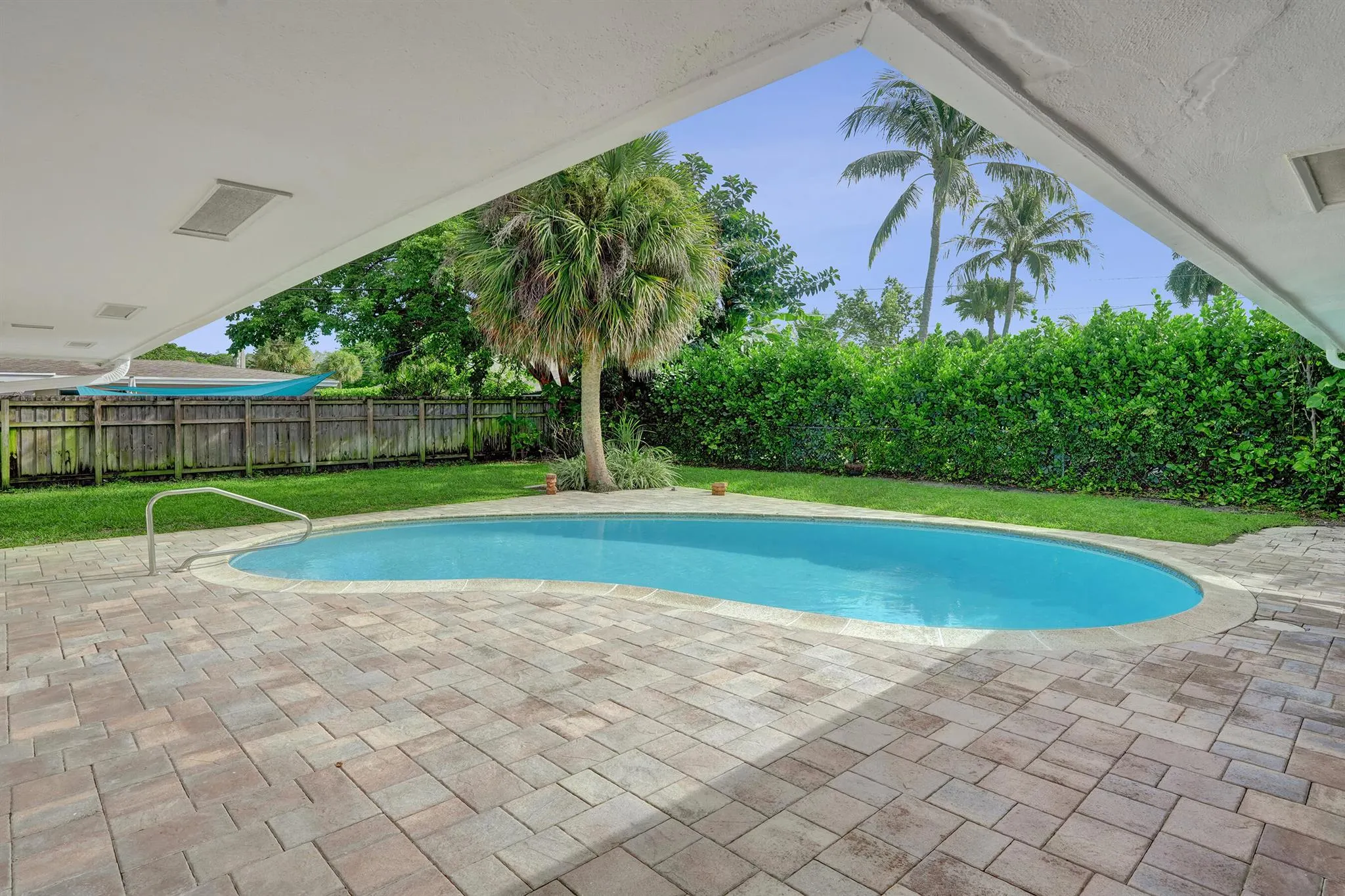 811 W Royal Palm Road