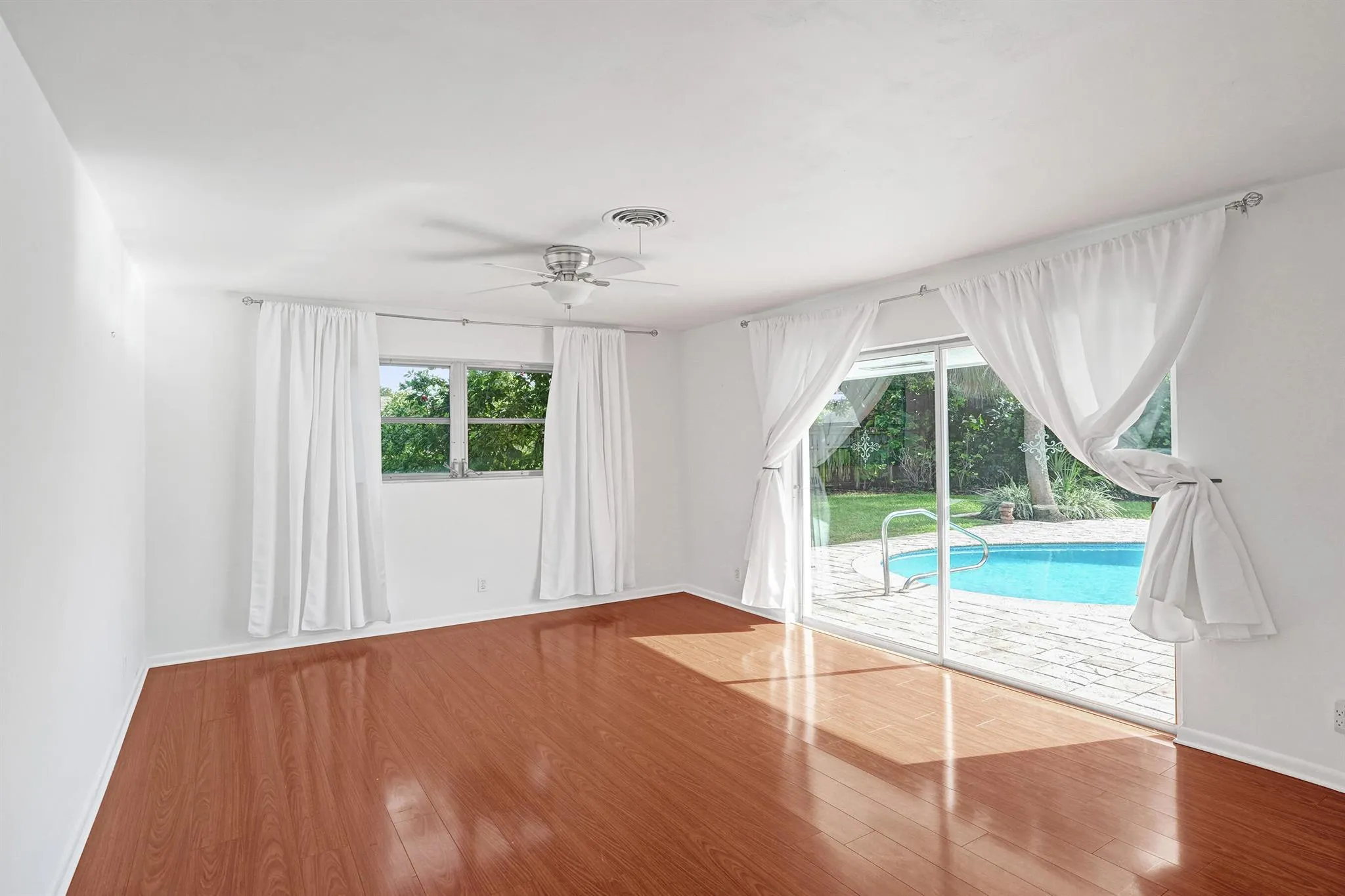 811 W Royal Palm Road