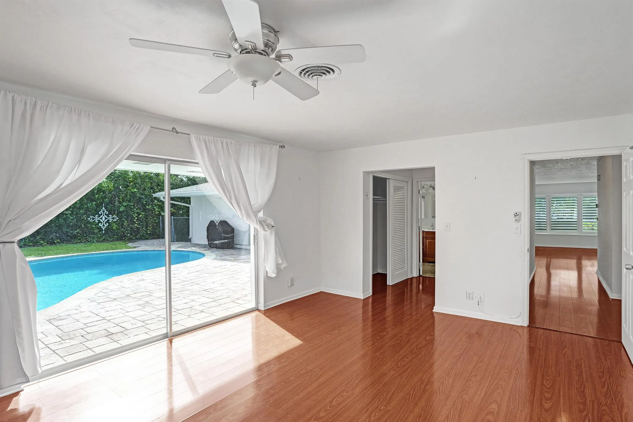811 W Royal Palm Road