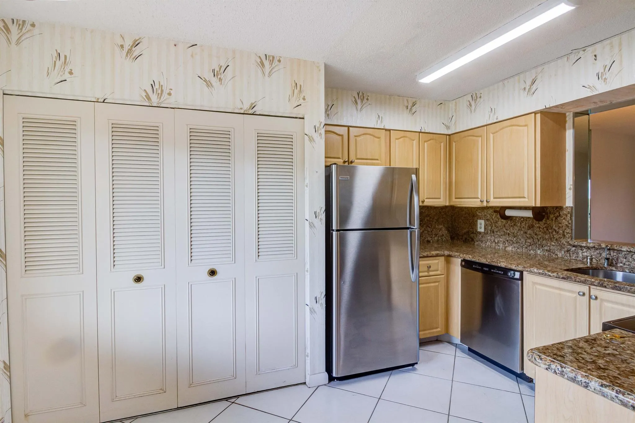 14360 Strathmore Lane, #406