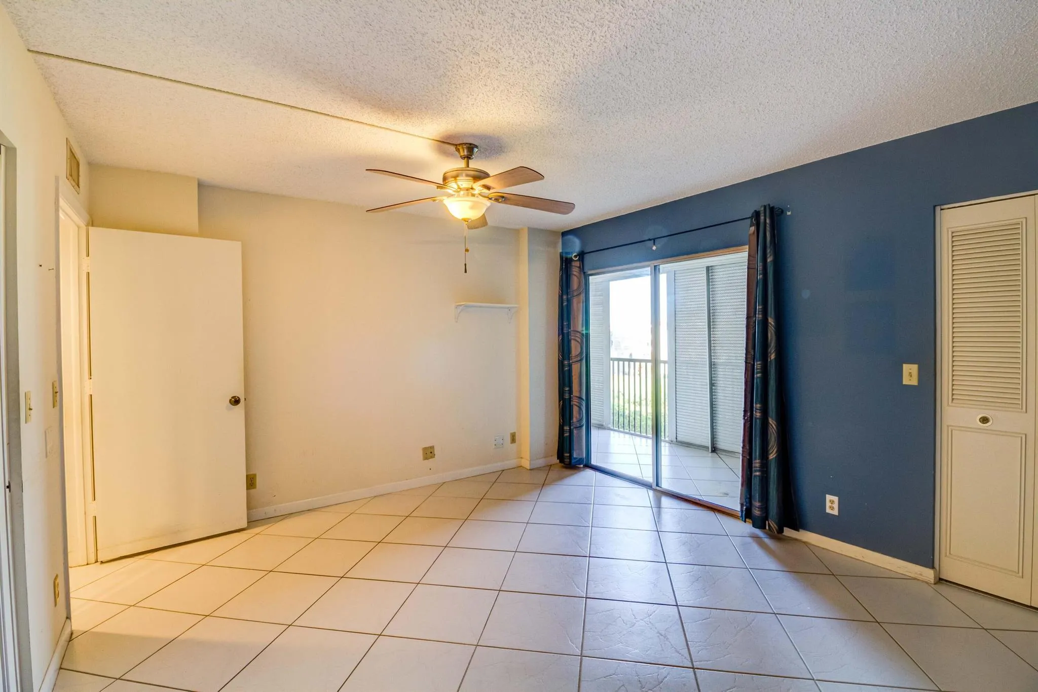 14360 Strathmore Lane, #406
